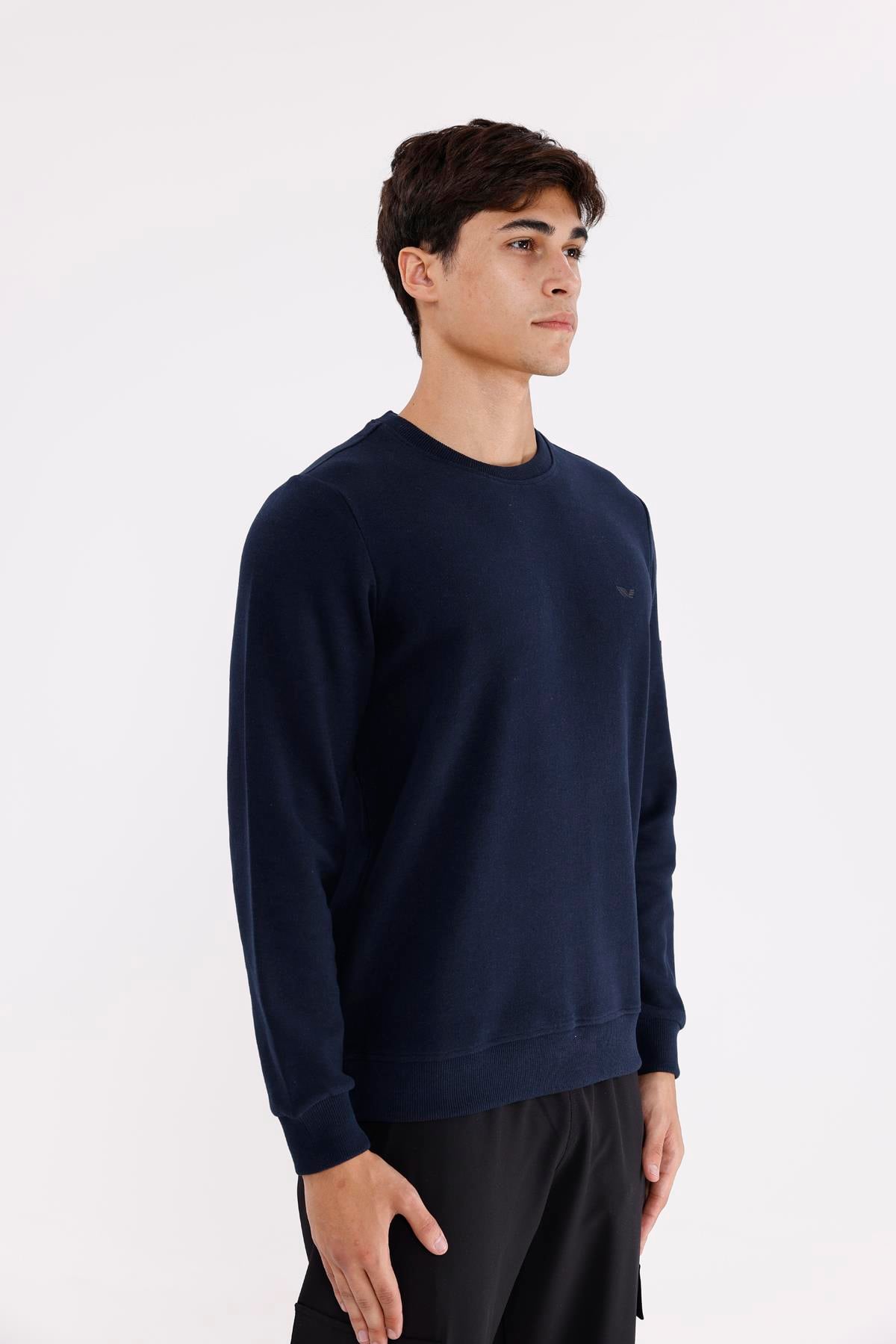 Selanik Dokulu Yumuşak Tutuşlu Rahat Kalıp Sade Tasarım Uzun Kollu Sweatshirt