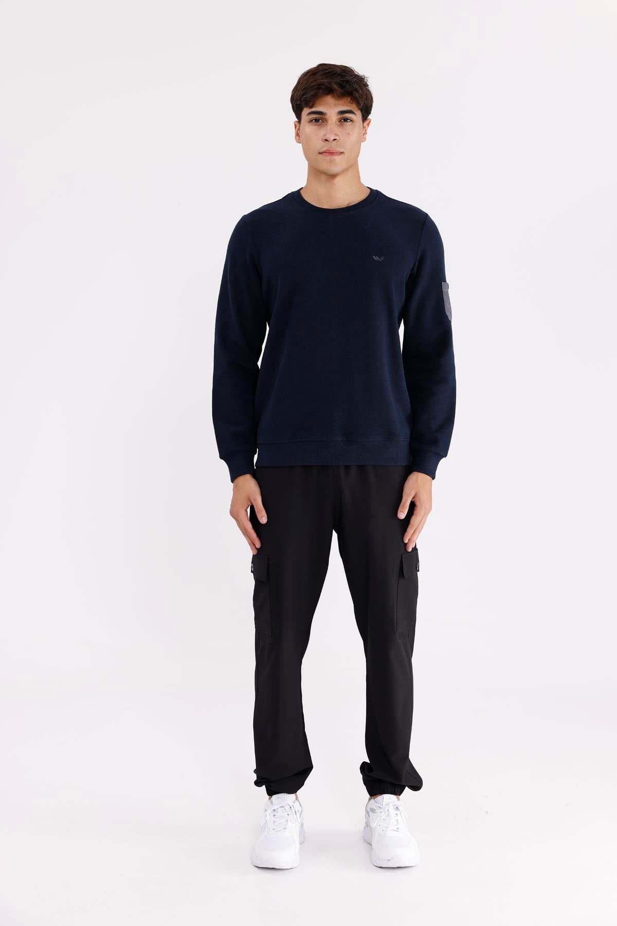 Selanik Dokulu Yumuşak Tutuşlu Rahat Kalıp Sade Tasarım Uzun Kollu Sweatshirt