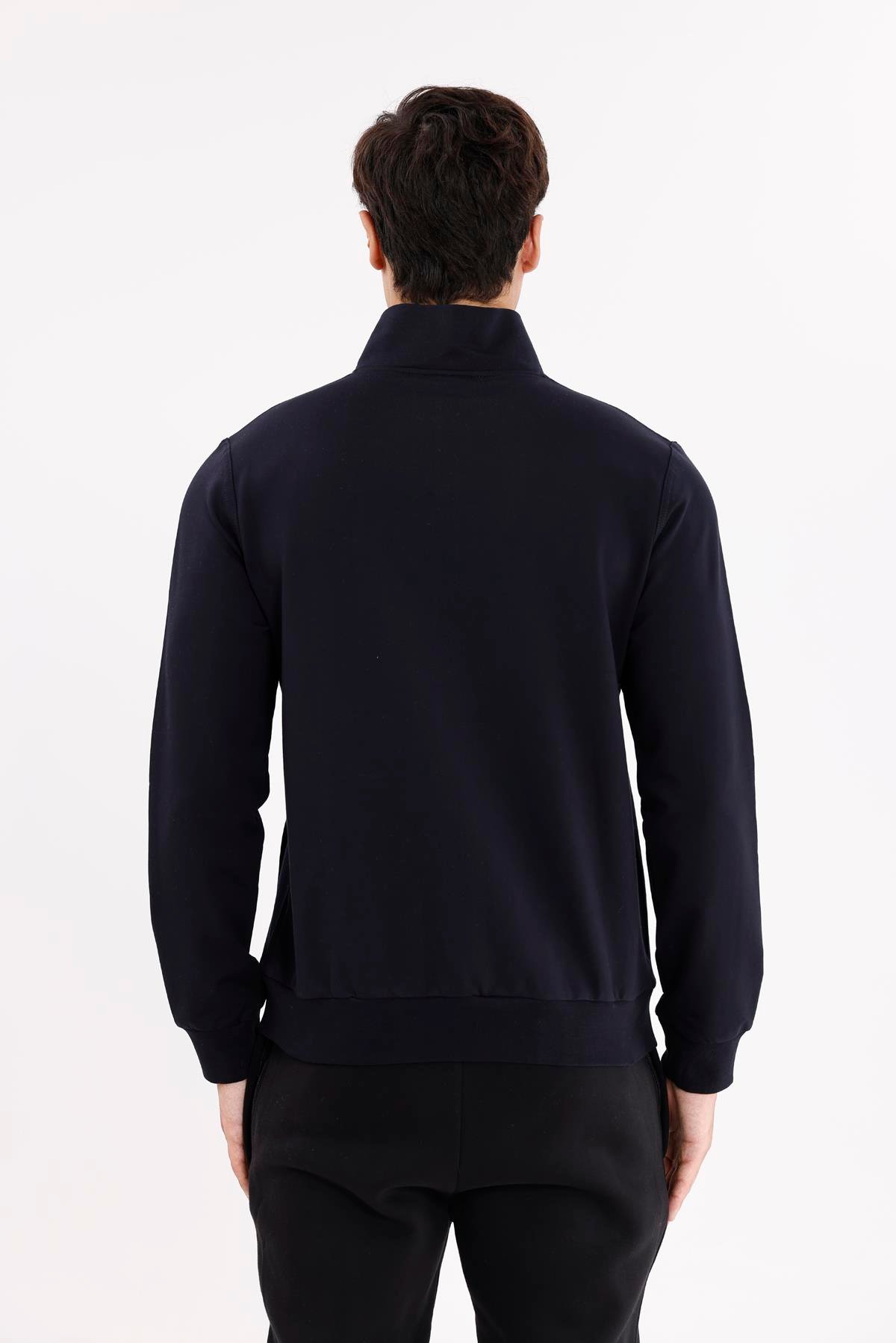 Üç Cepli Yaka Detaylı Fermuarlı Rahat Kesim Ribana Manşetli Mevsimlik Sweatshirt