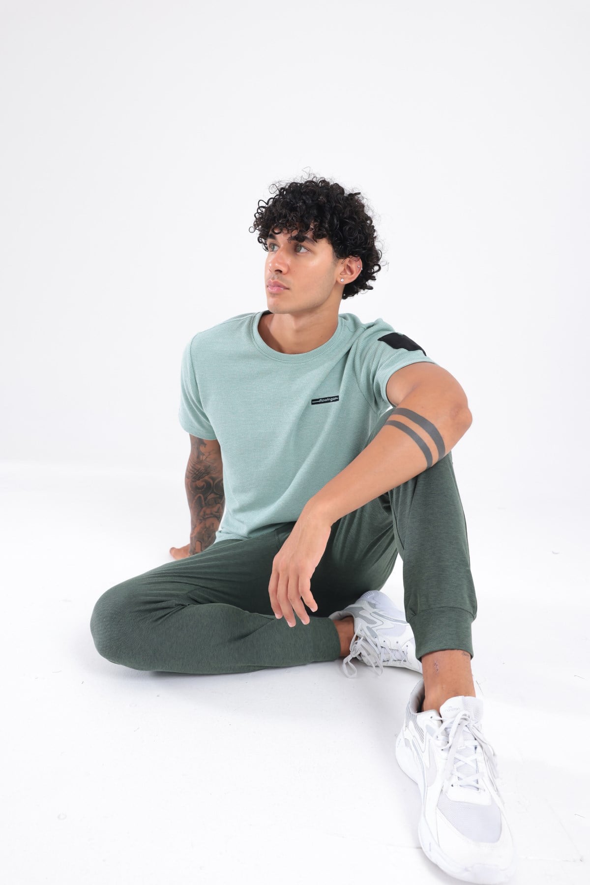 Waffle Örgü Dokulu Göğüs Logolu Kolda Mini Cep Detaylı Bisiklet Yaka Erkek Spor T-Shirt 