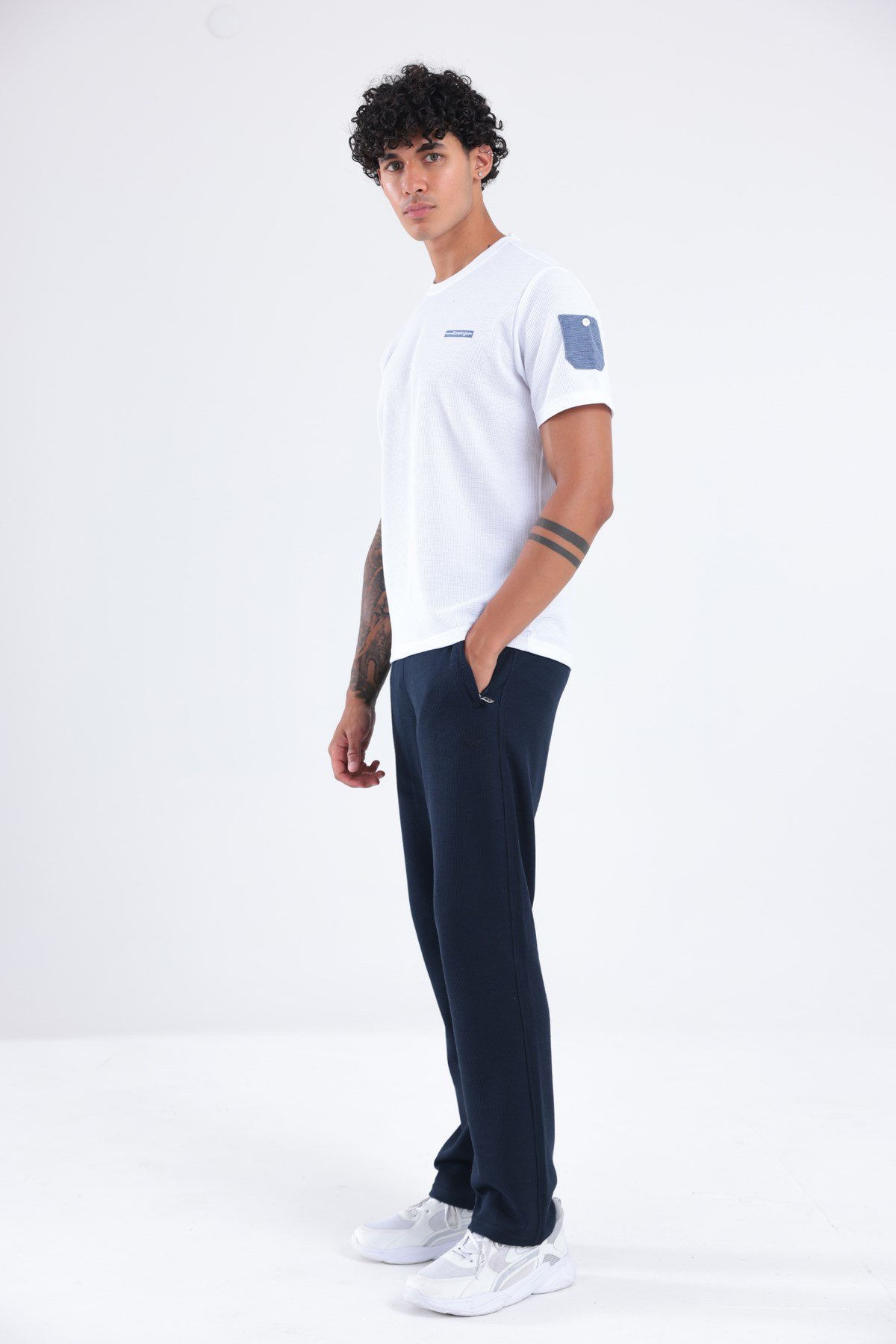 Waffle Örgü Dokulu Göğüs Logolu Kolda Mini Cep Detaylı Bisiklet Yaka Erkek Spor T-Shirt 