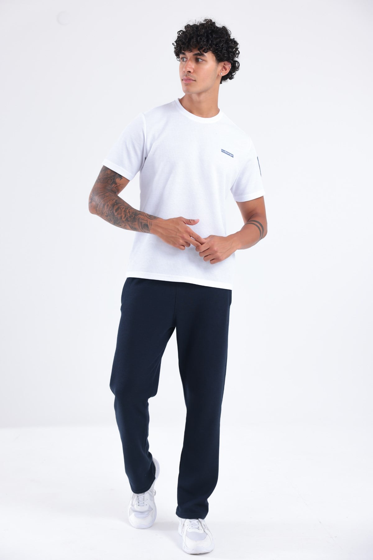 Waffle Örgü Dokulu Göğüs Logolu Kolda Mini Cep Detaylı Bisiklet Yaka Erkek Spor T-Shirt 