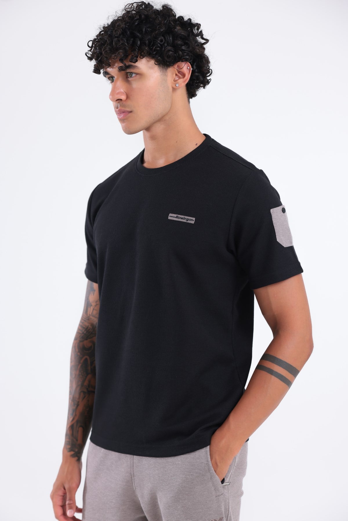 Waffle Örgü Dokulu Göğüs Logolu Kolda Mini Cep Detaylı Bisiklet Yaka Erkek Spor T-Shirt 