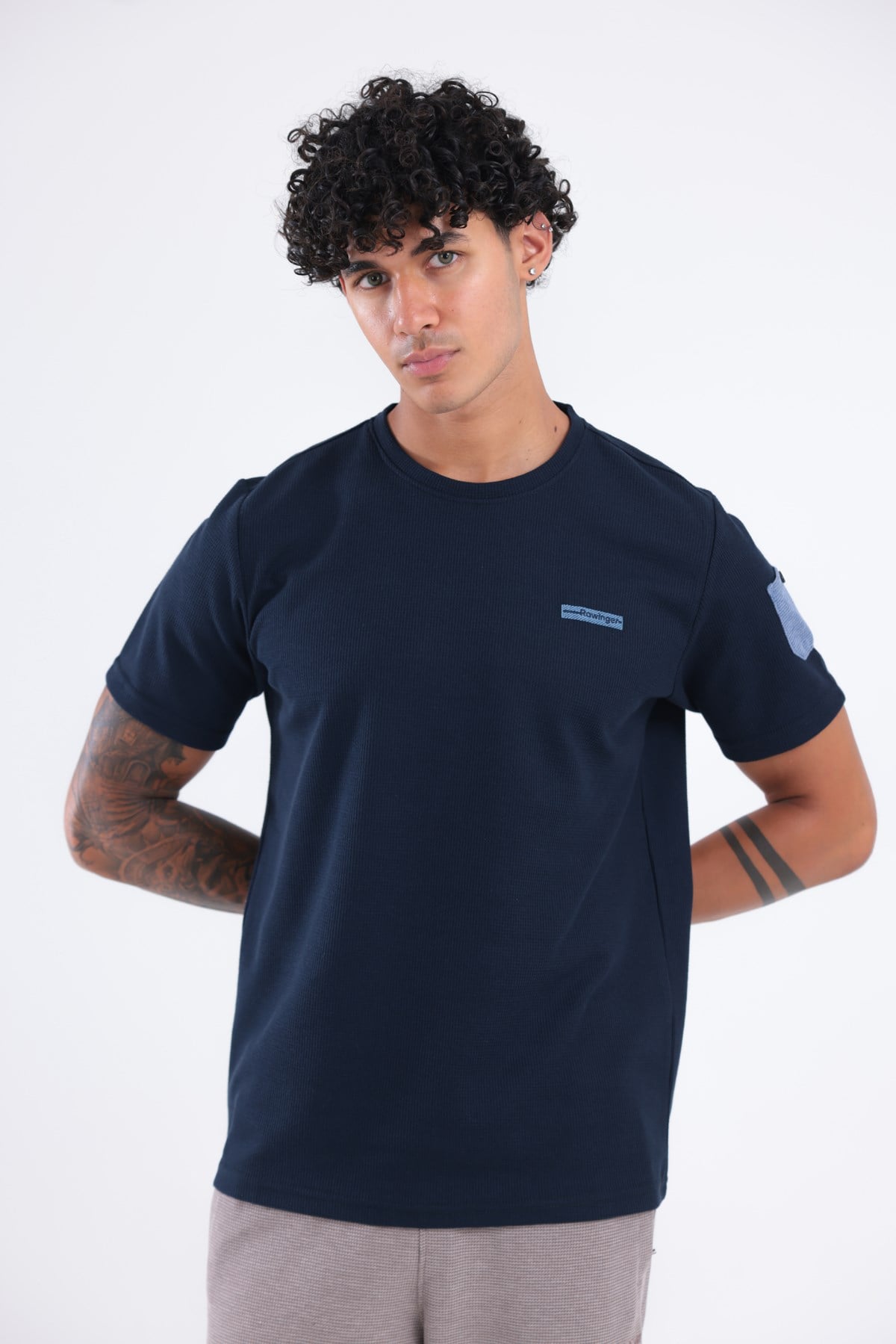 Waffle Örgü Dokulu Göğüs Logolu Kolda Mini Cep Detaylı Bisiklet Yaka Erkek Spor T-Shirt 