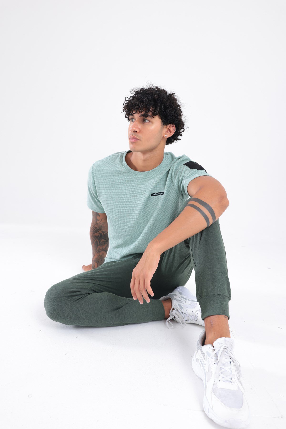 Waffle Örgü Dokulu Göğüs Logolu Kolda Mini Cep Detaylı Bisiklet Yaka Erkek Spor T-Shirt 