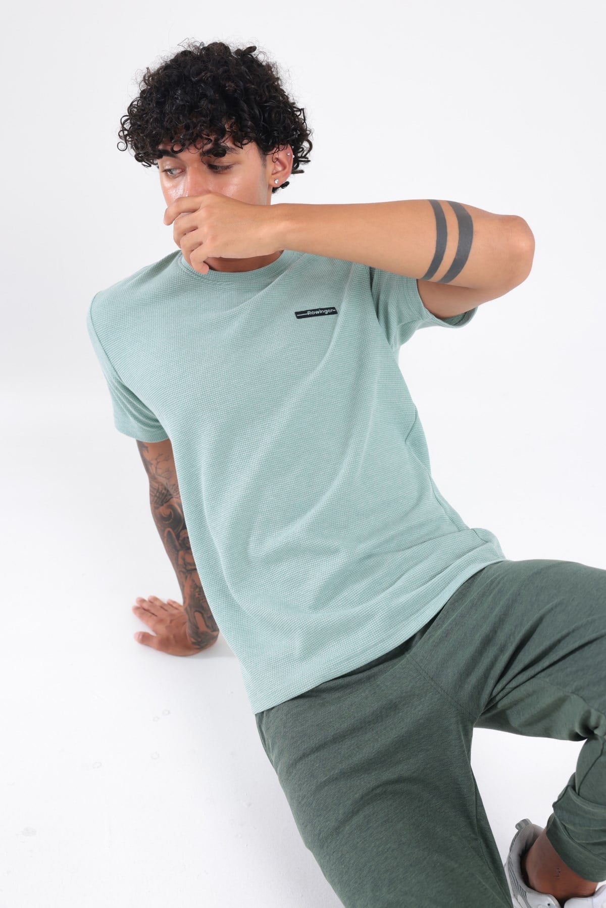 Waffle Örgü Dokulu Göğüs Logolu Kolda Mini Cep Detaylı Bisiklet Yaka Erkek Spor T-Shirt 