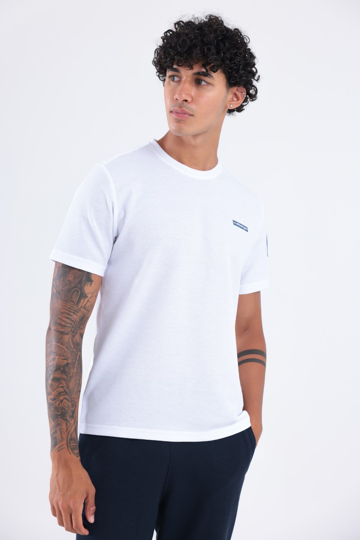 Waffle Örgü Dokulu Göğüs Logolu Kolda Mini Cep Detaylı Bisiklet Yaka Erkek Spor T-Shirt 