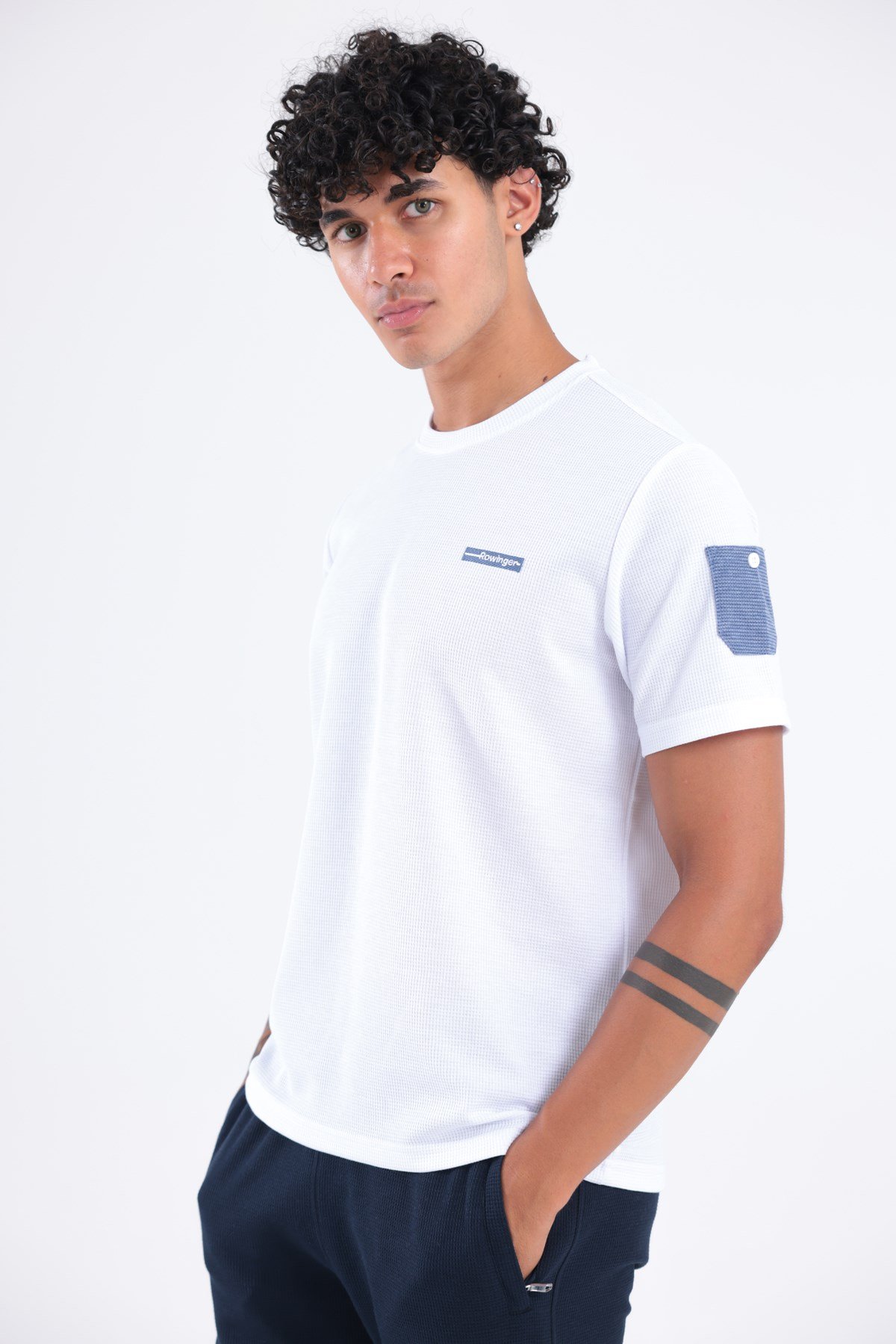 Waffle Örgü Dokulu Göğüs Logolu Kolda Mini Cep Detaylı Bisiklet Yaka Erkek Spor T-Shirt 