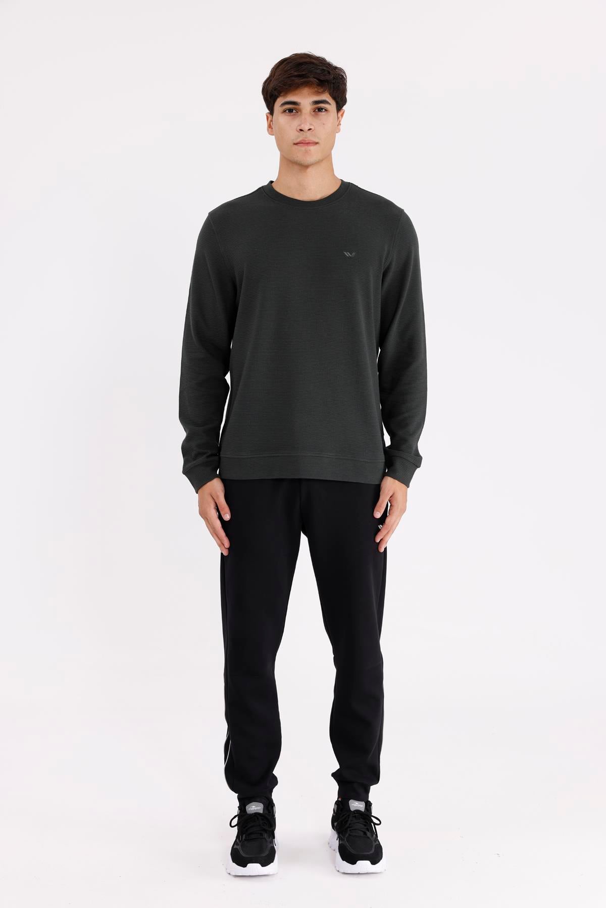 Yatay Dokulu Ottoman Yüzey Tonal Logo Detaylı Bisiklet Yaka Standart Kalıp Sweatshirt