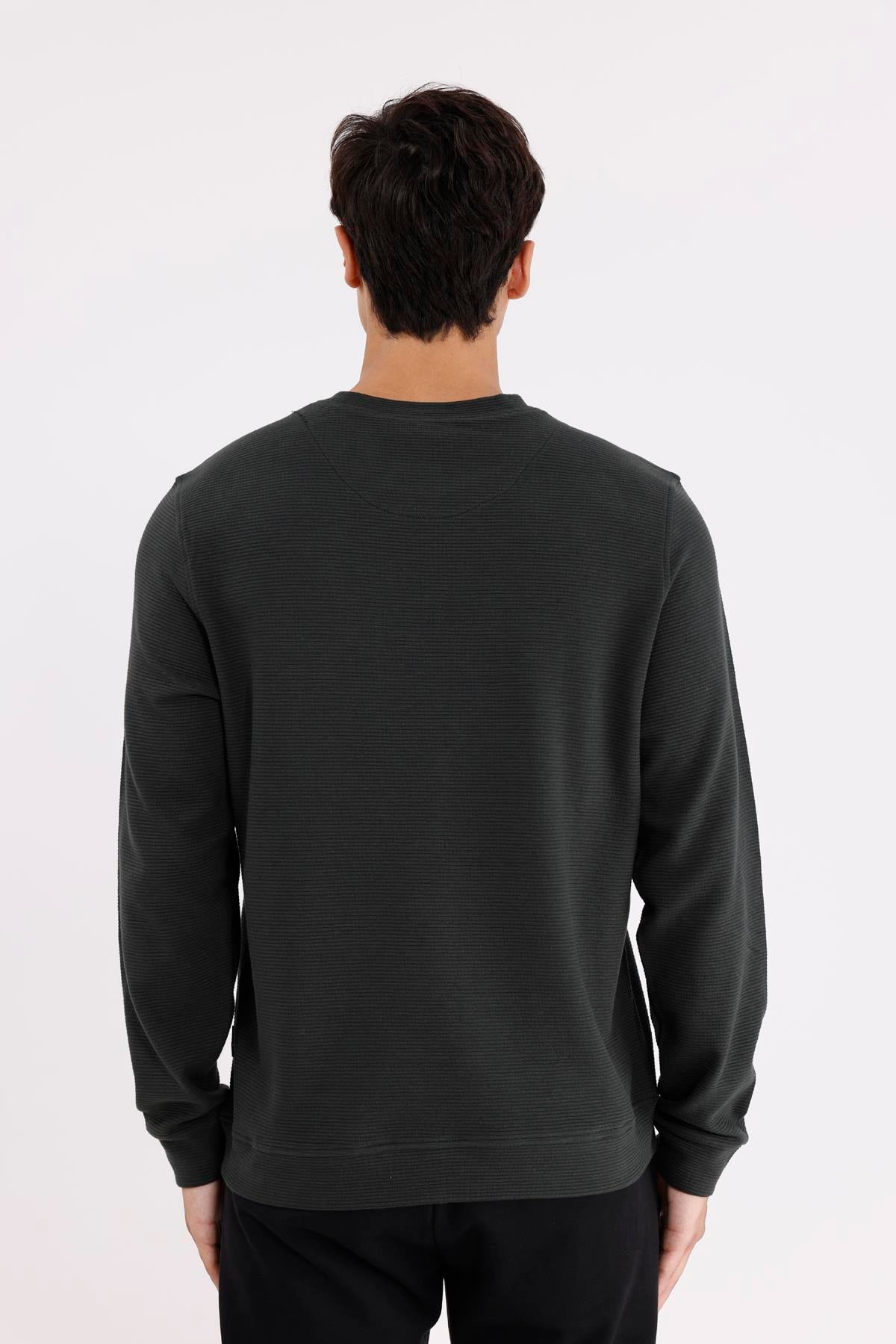 Yatay Dokulu Ottoman Yüzey Tonal Logo Detaylı Bisiklet Yaka Standart Kalıp Sweatshirt