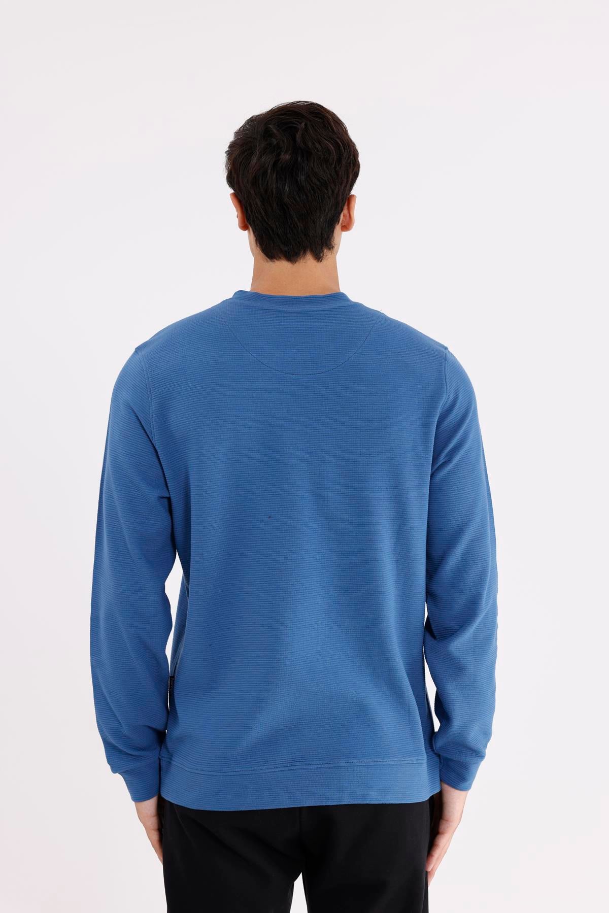 Yatay Dokulu Ottoman Yüzey Tonal Logo Detaylı Bisiklet Yaka Standart Kalıp Sweatshirt