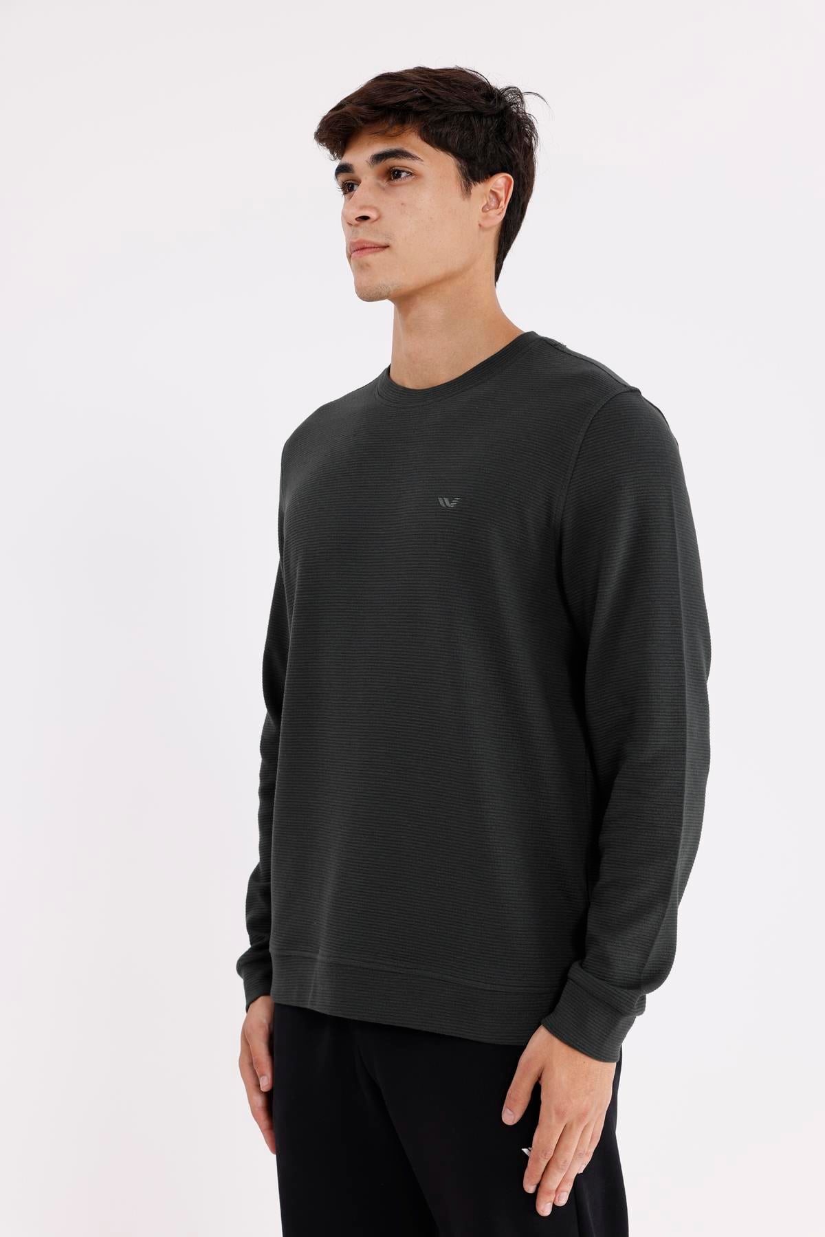 Yatay Dokulu Ottoman Yüzey Tonal Logo Detaylı Bisiklet Yaka Standart Kalıp Sweatshirt