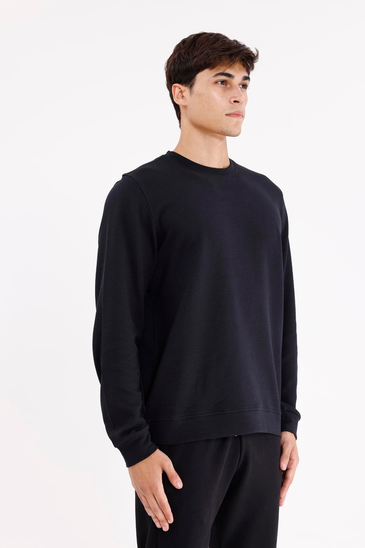Yatay Dokulu Ottoman Yüzey Tonal Logo Detaylı Bisiklet Yaka Standart Kalıp Sweatshirt