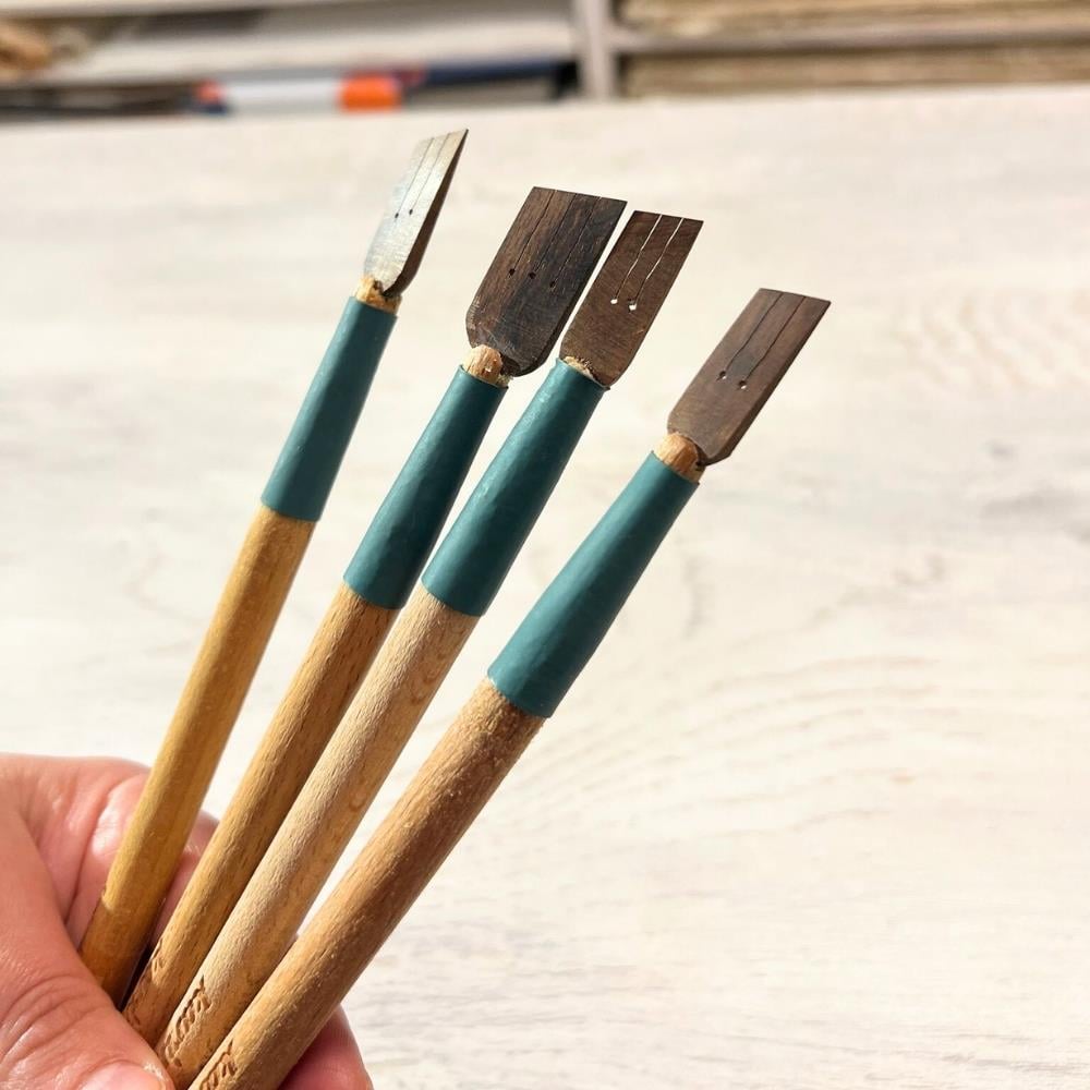 Karin Şaklı Yılan Ağacı Kalemler