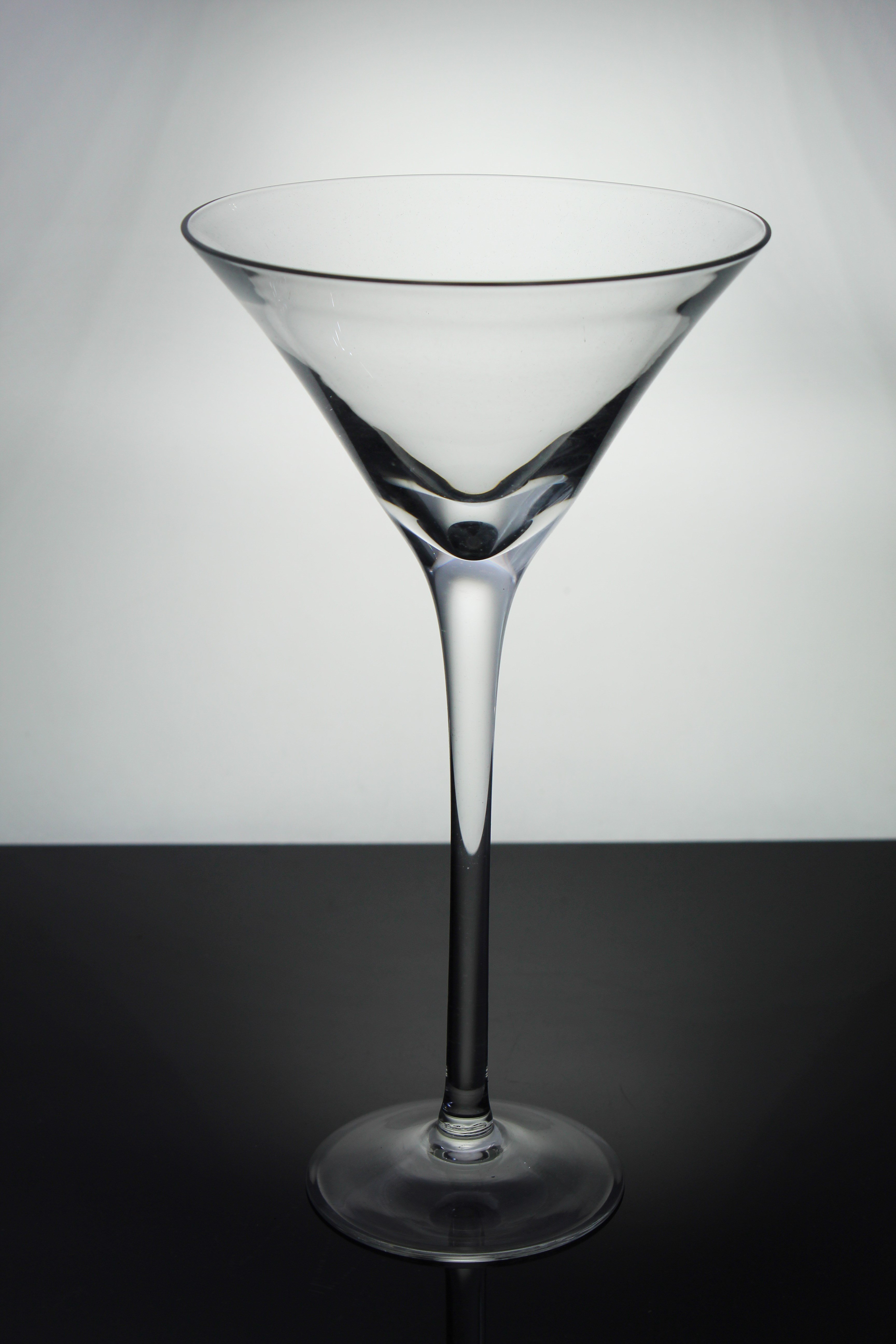 Paşabahçe Kristal El İmalatı Ayaklı Büyük Boy Martini Kadeh 1 Adet 642021 11186