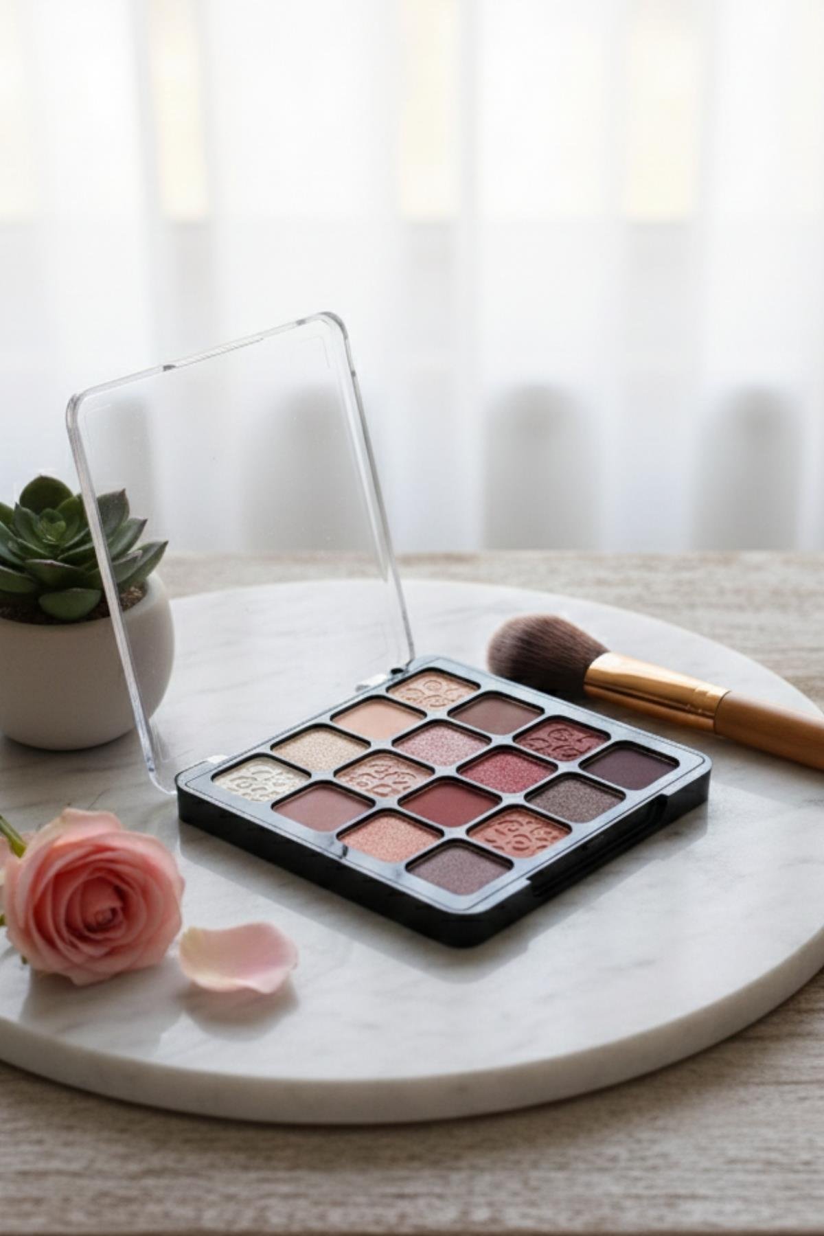 Kadın 16'li Soft Renkli Göz Far Paleti