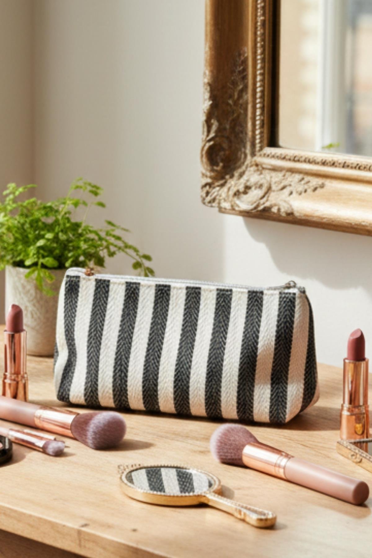Kadın Fermuarlı Kanvas Çizgili Makyaj Çantası Örgülü