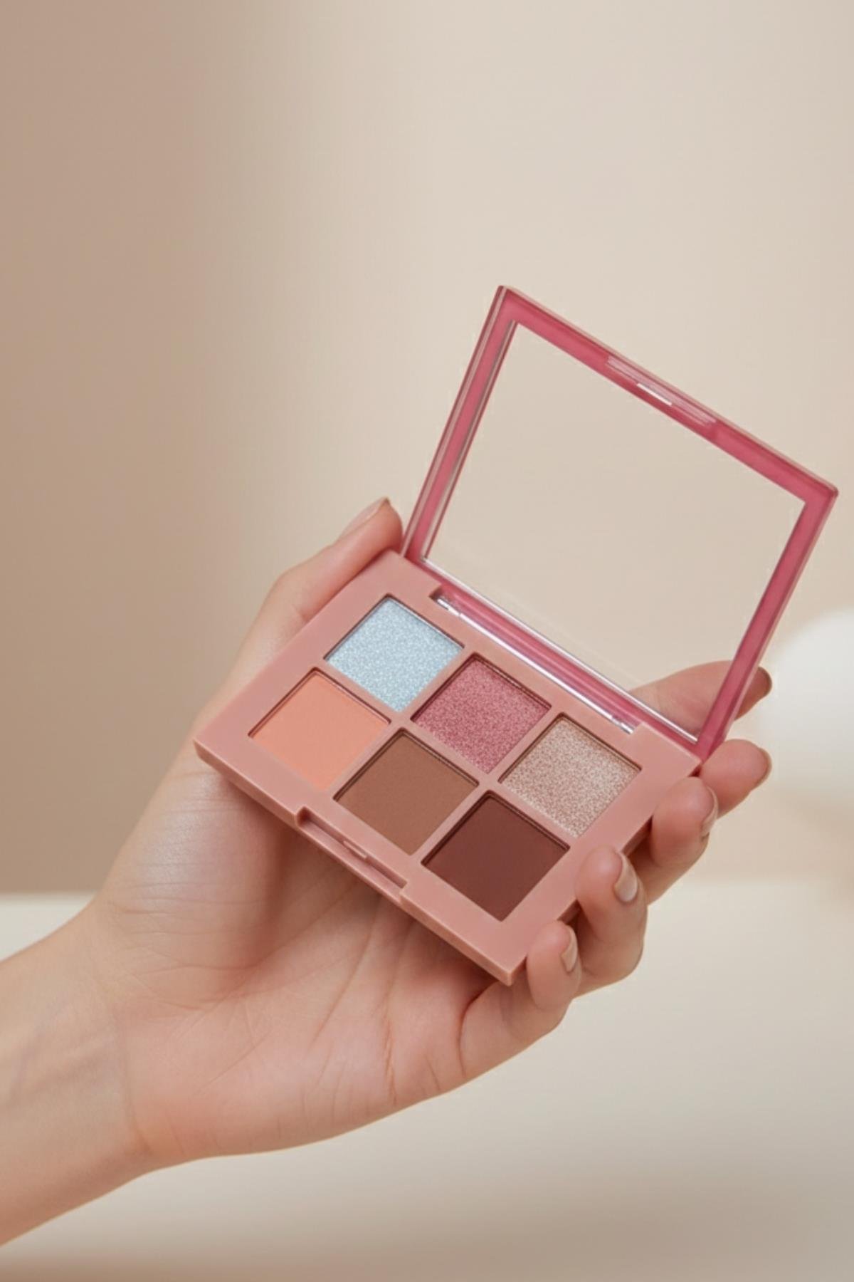 Kadın Kozmetik 6`lı Simli Soft Renkli Göz Far Paleti