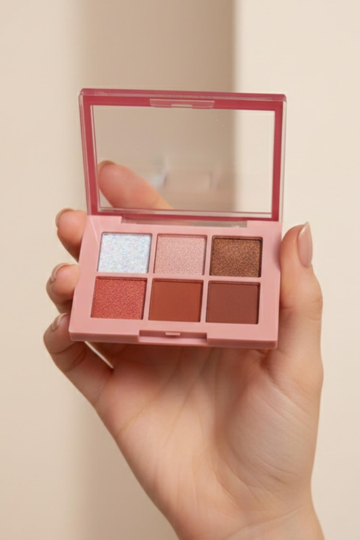 Kadın Kozmetik 6`lı Simli Soft Renkli Göz Far Paleti