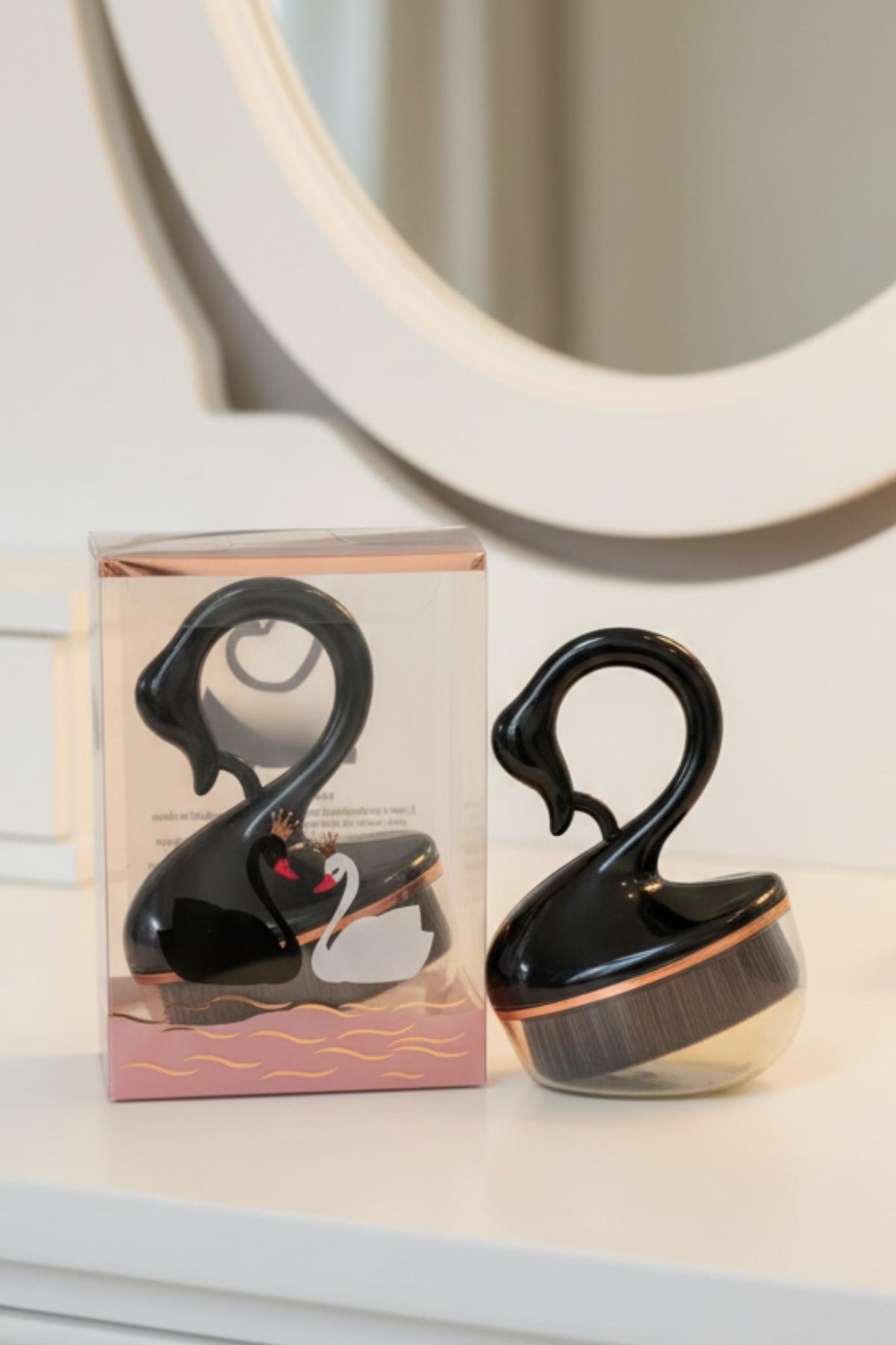 Kadın Kuğulu Fondöten Makyaj Fırçası