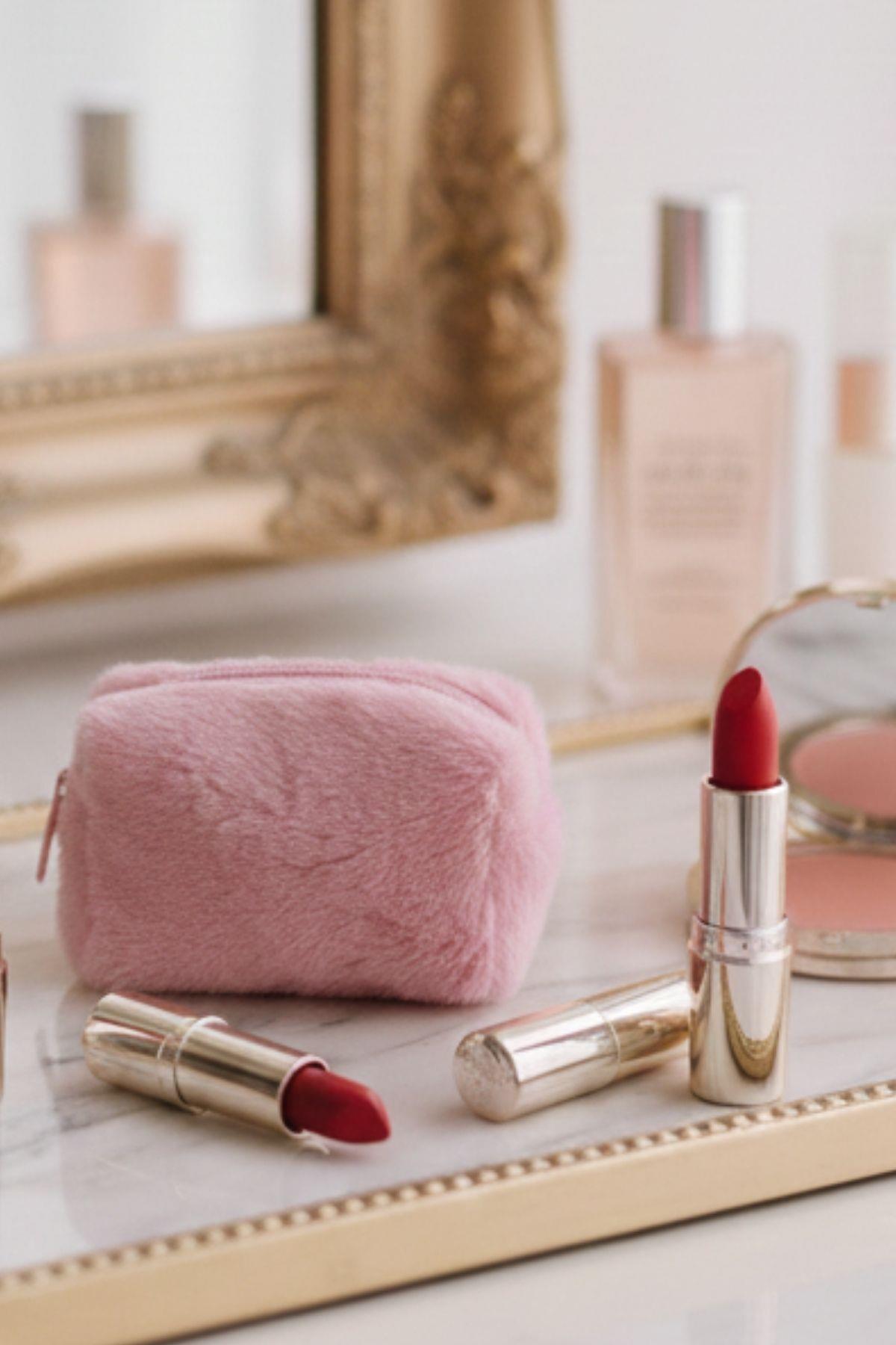 Kadın Mini Boy Çanta Cüzdanı Peluş Anahtarlıklı Makyaj Çantası