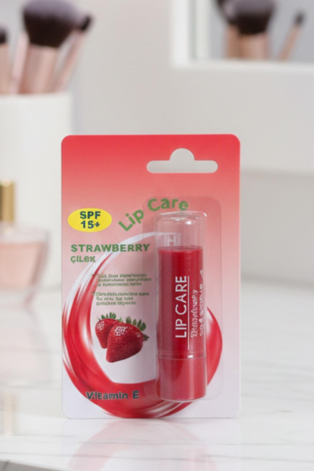 Kadın Renkli Dudak Bakım Kremi Nemlendirici Dudak Parlatıcısı