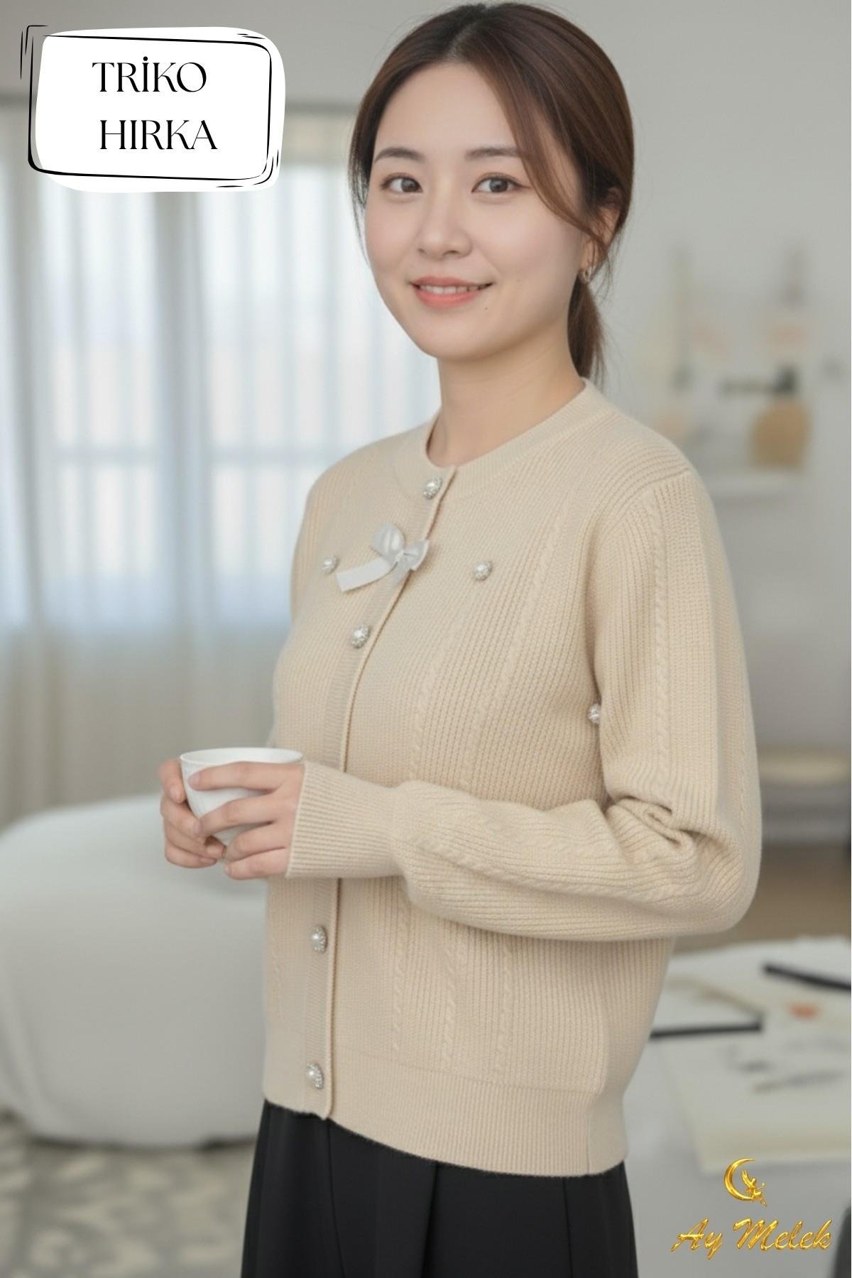 Kadın Triko Bisiklet Yaka Fiyonklu Düğmeli Hırka