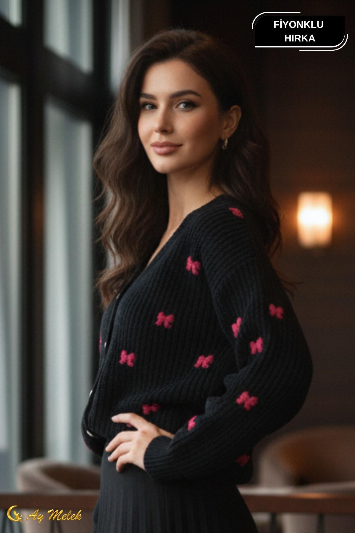 Kadın Triko Hırka Düğmeli V Yaka Kısa Fiyonk Detaylı Dokulu Hırka