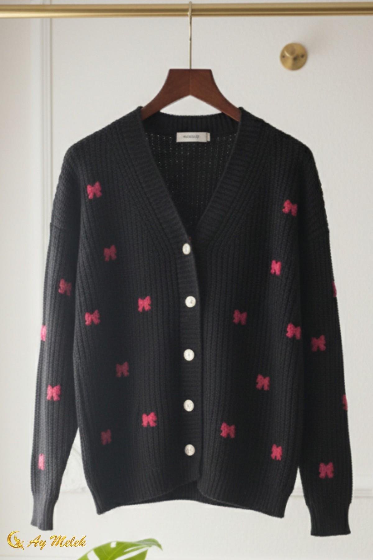 Kadın Triko Hırka Düğmeli V Yaka Kısa Fiyonk Detaylı Dokulu Hırka