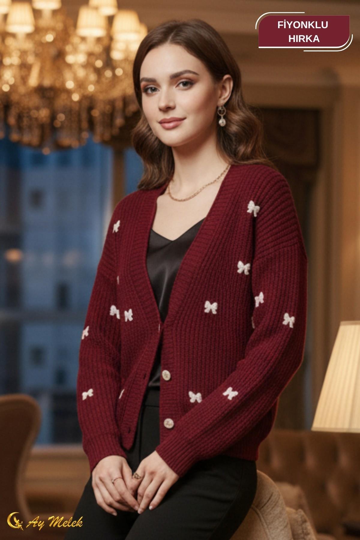 Kadın Triko Hırka Düğmeli V Yaka Kısa Fiyonk Detaylı Dokulu Hırka