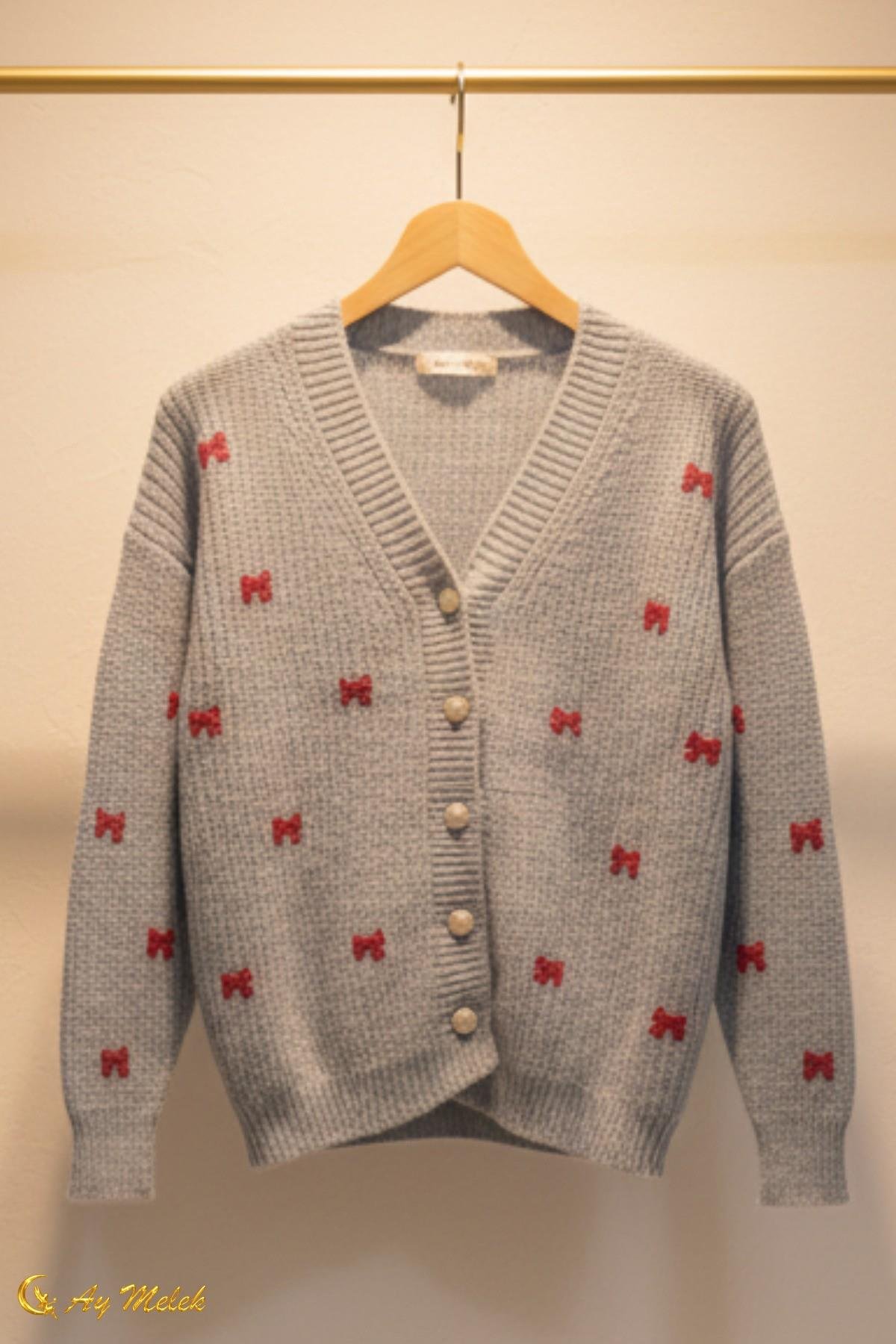 Kadın Triko Hırka Düğmeli V Yaka Kısa Fiyonk Detaylı Dokulu Hırka