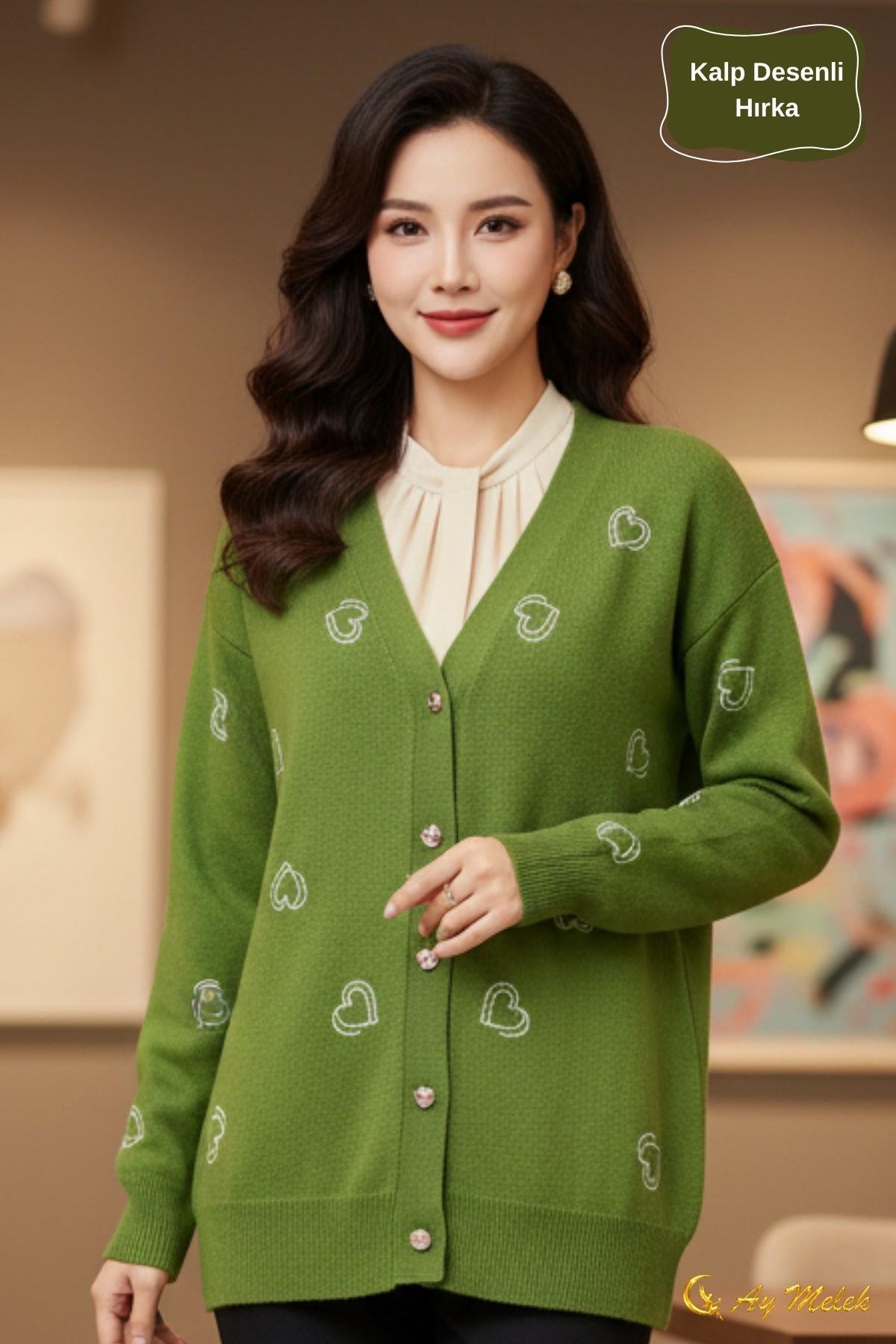 Kadın Triko Hırka Yumuşak V Yaka Kalpli Düğmeli Kazak