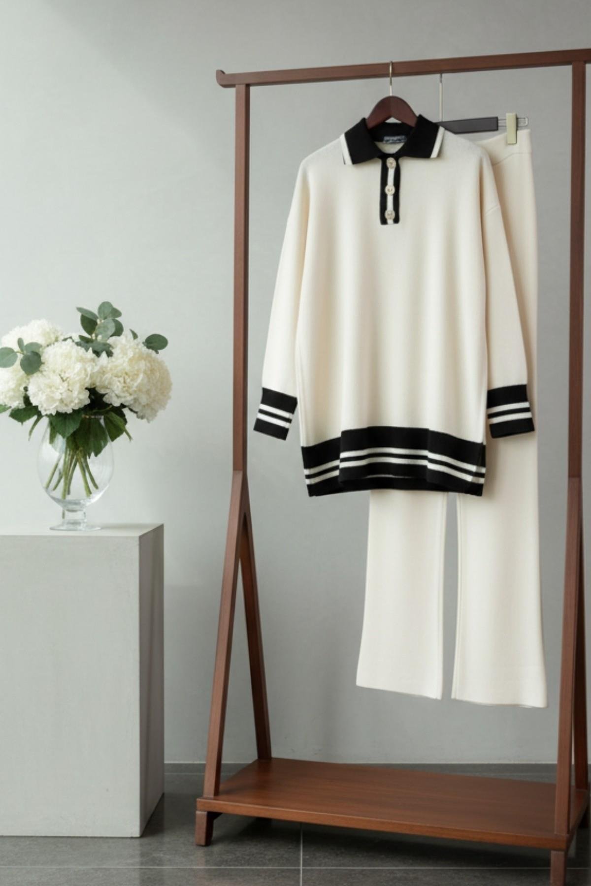 Kadın Triko Takım Şeritli Polo Yaka Düğmeli Kazak ve Pantolon Alt Üst Takım