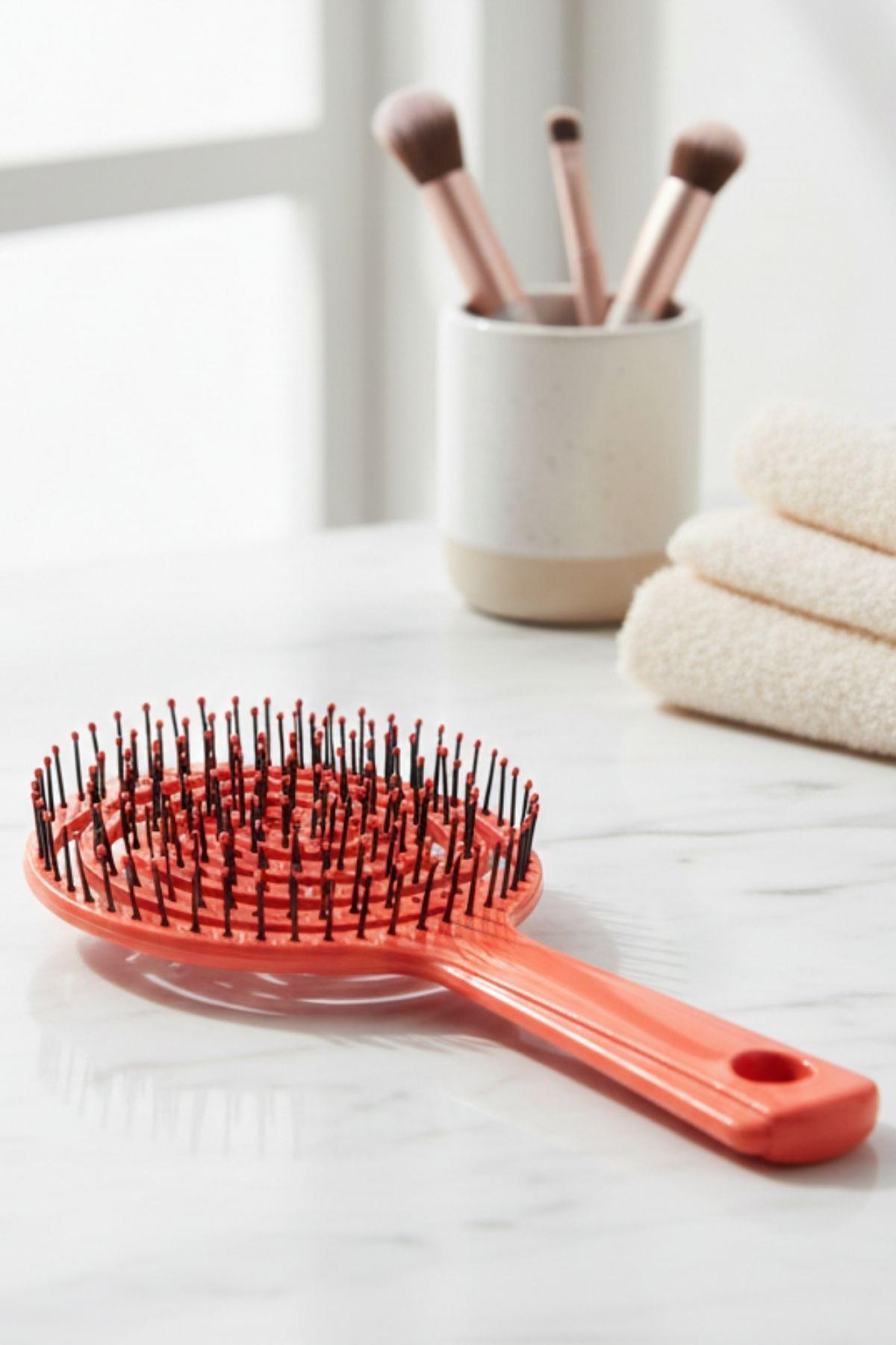 Saç Fırçası ve Tarak Pro Üç Boyutlu Oval Saç Fırçası