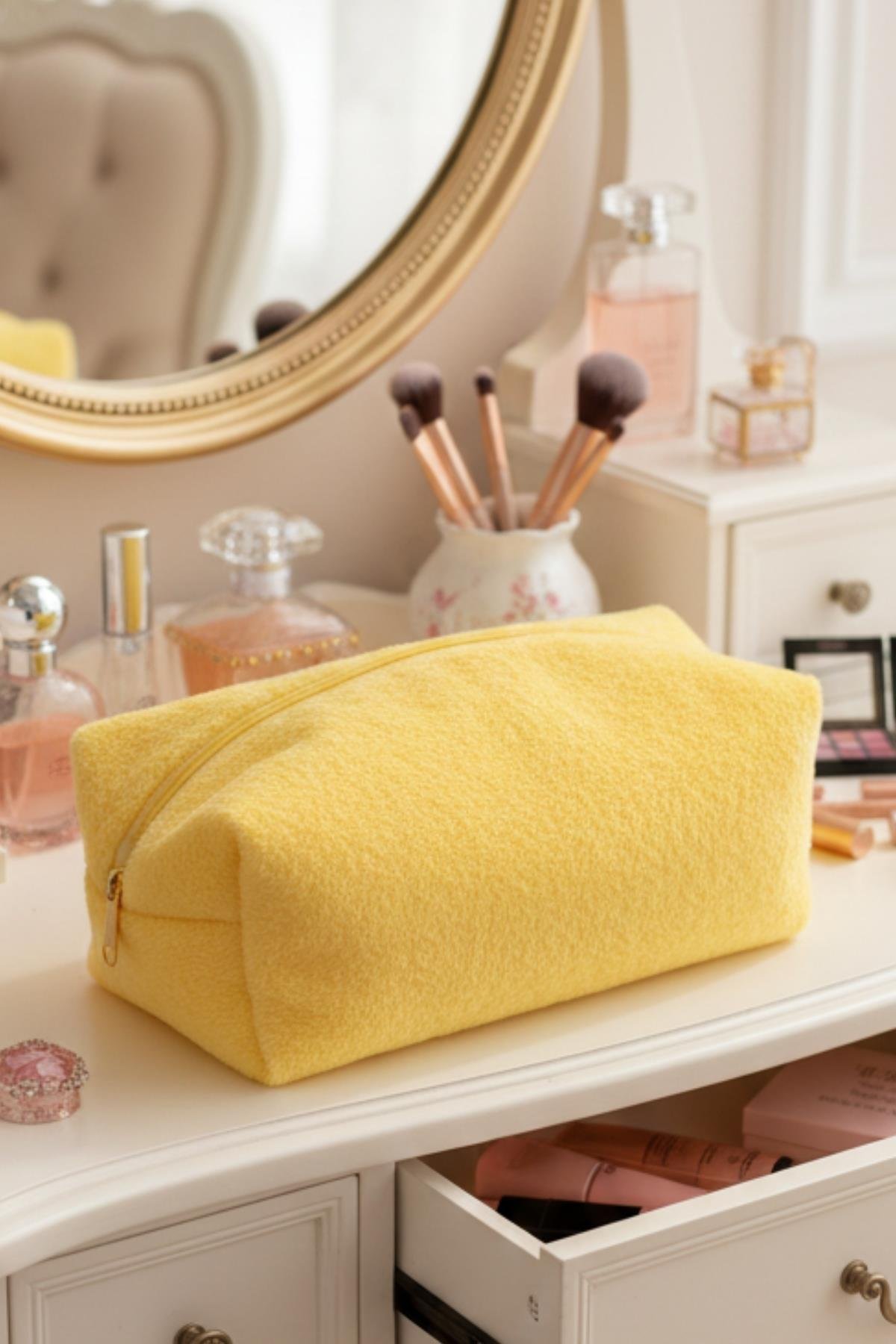 Yumuşak Peluş Makyaj Çantası Büyük Boy Seyahat ve Konforlu Çanta