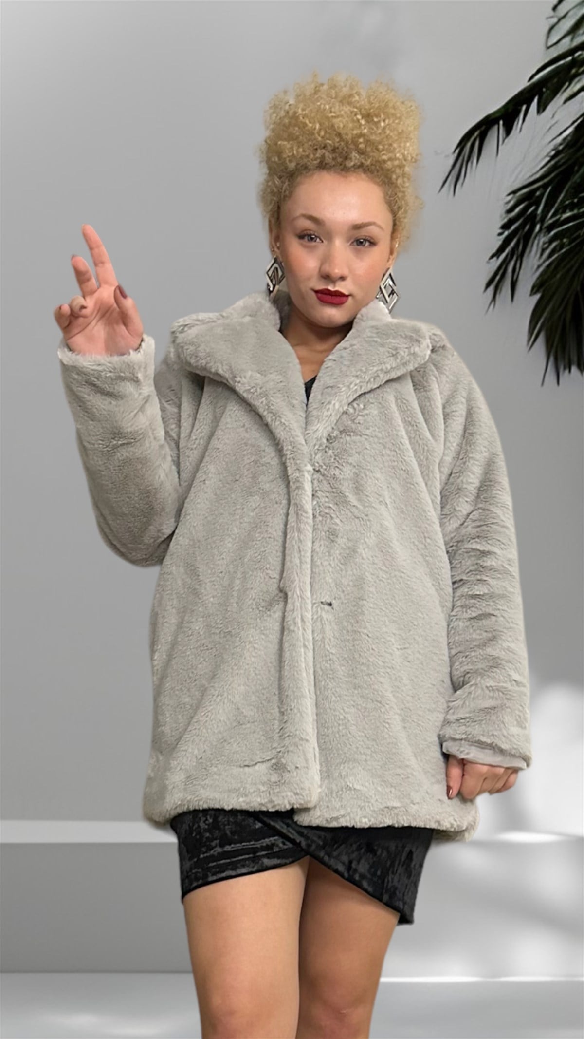 ZARA MODEL ARA BOY PELUŞ KABAN