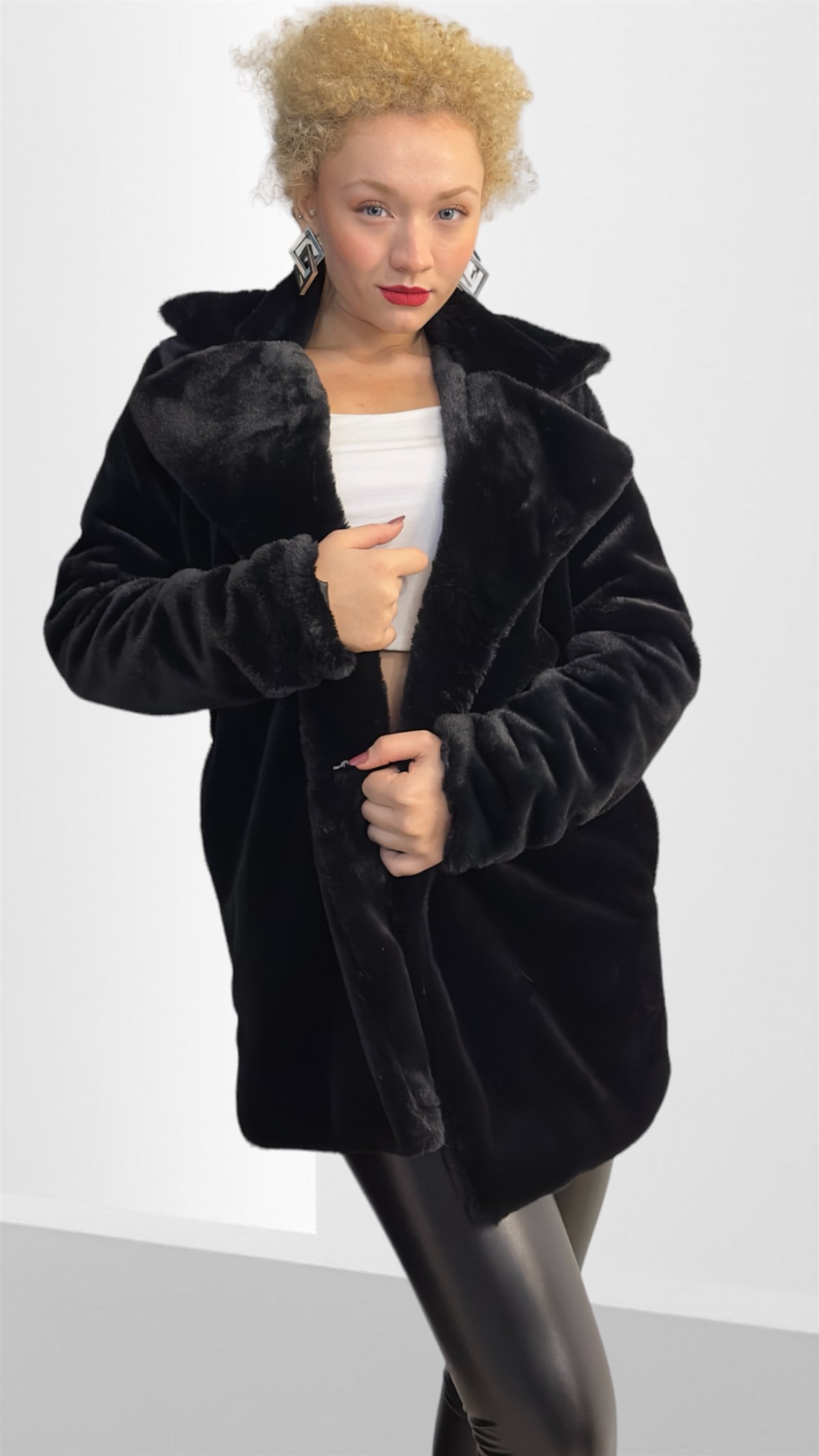 ZARA MODEL ARA BOY PELUŞ KABAN
