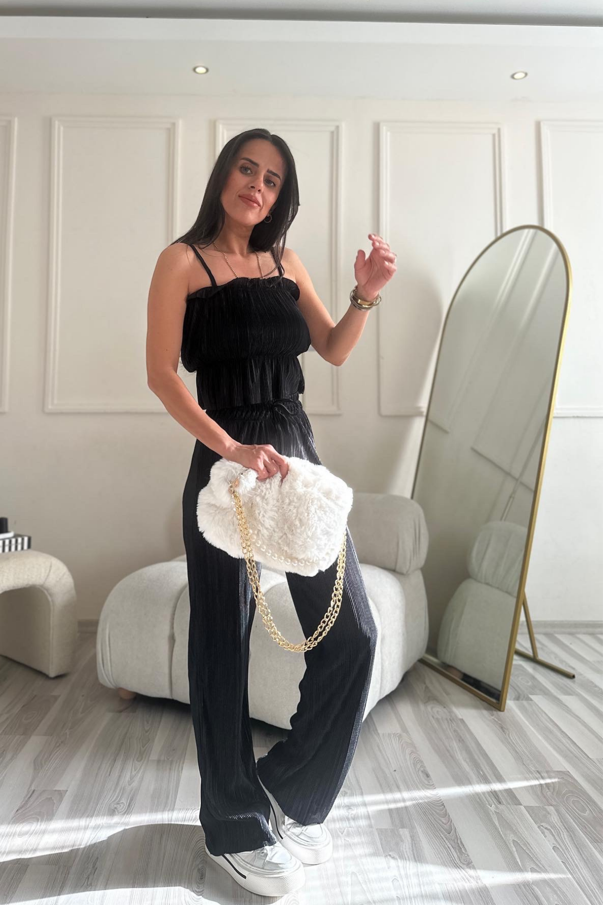 Askılı Siyah Plise Takım