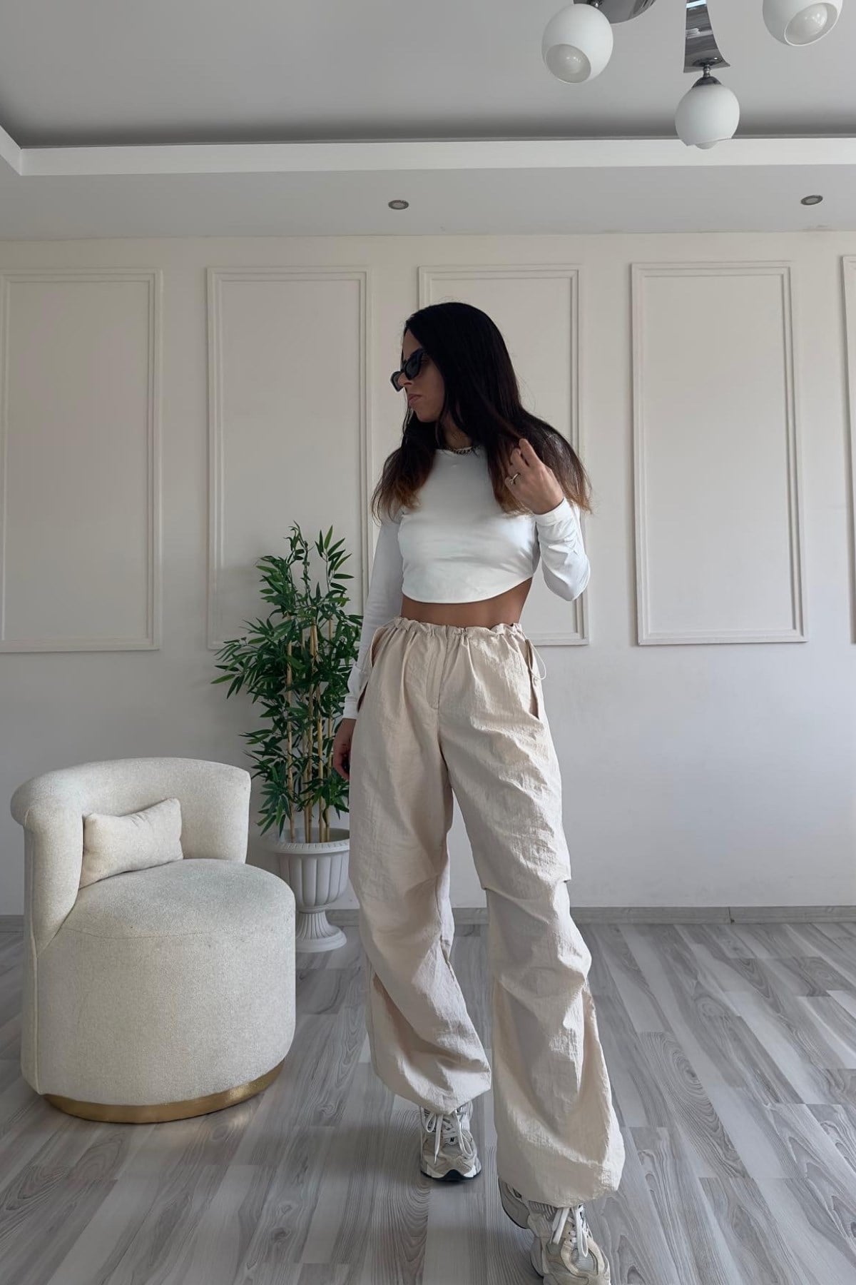 Bej Paraşüt Kumaş Pantolon 