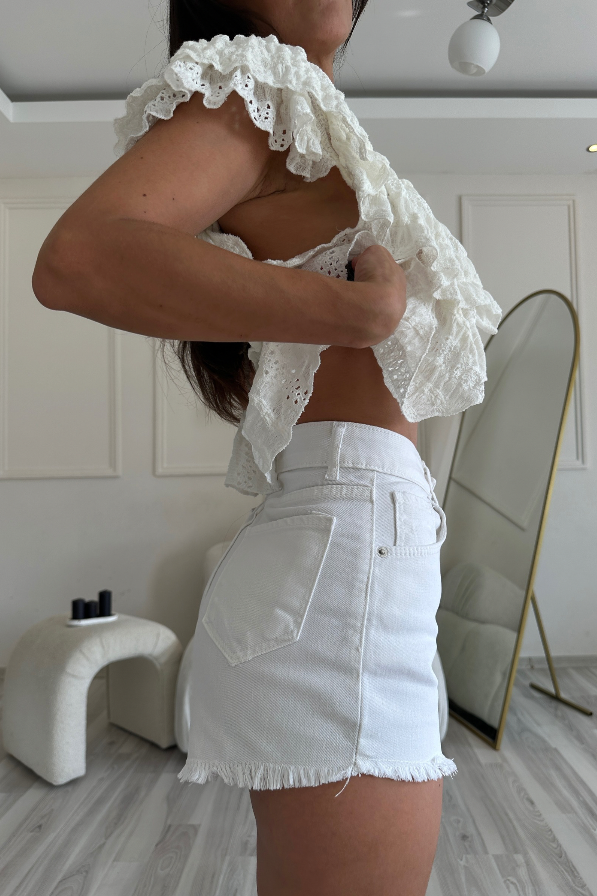 Beyaz Yüksek Bel Püsküllü Denim Şort