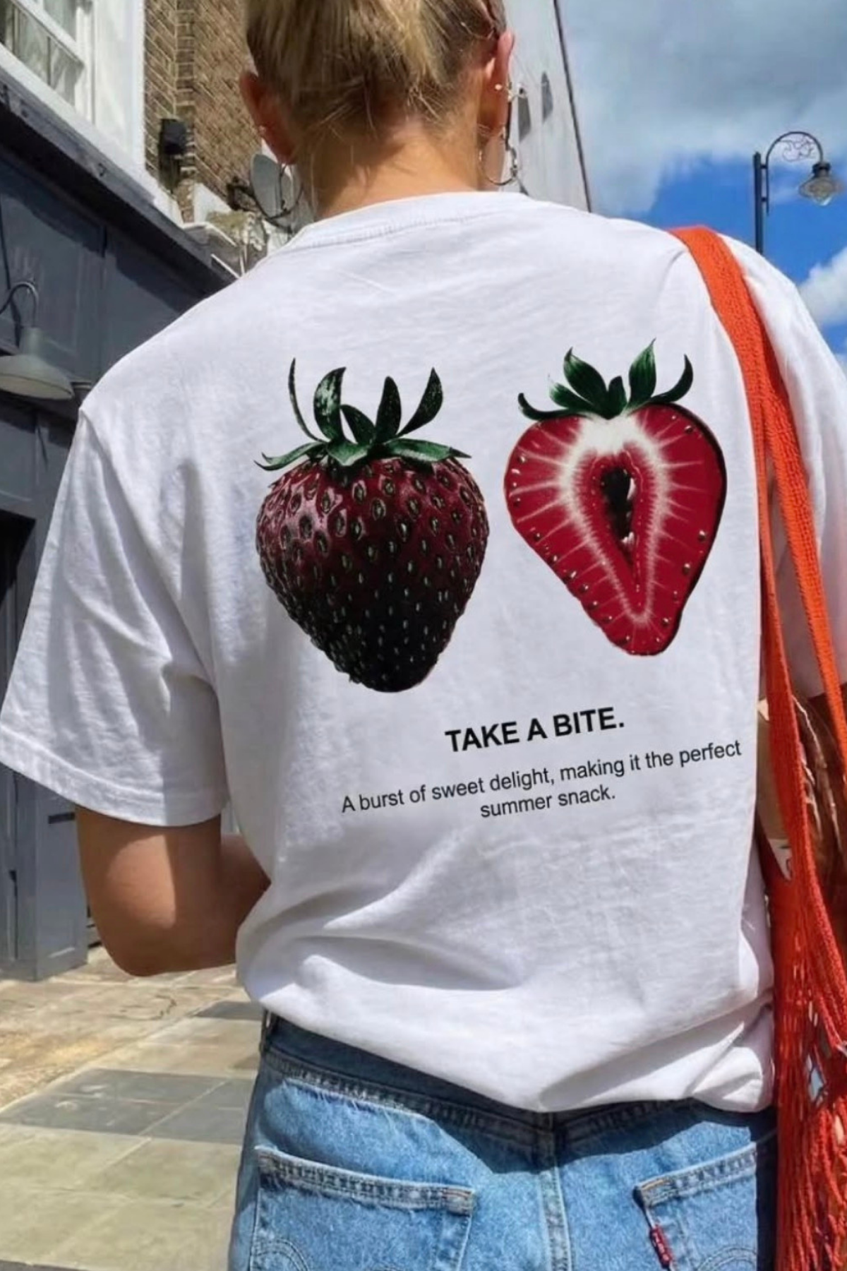Çilek Detay Tshirt
