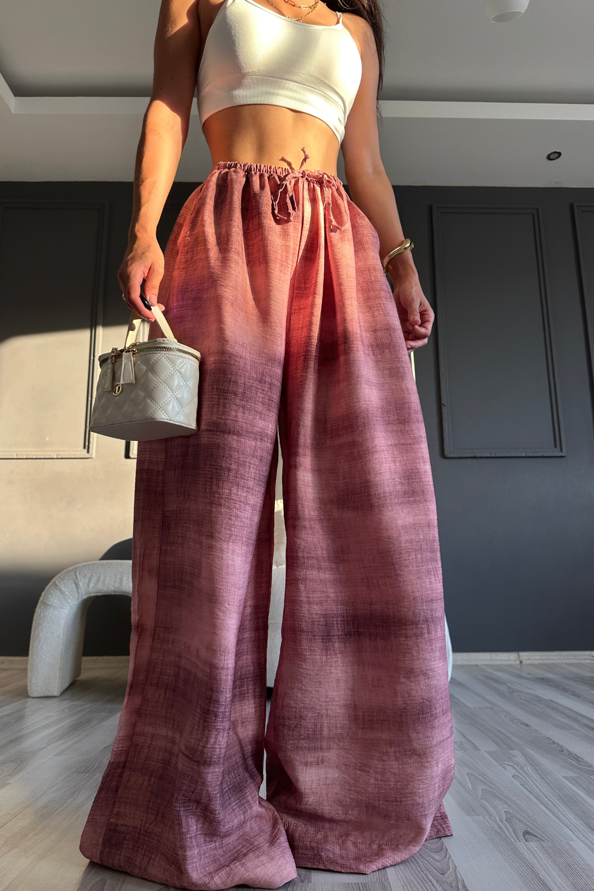 Pembe Dökümlü Bol Paça Pantolon