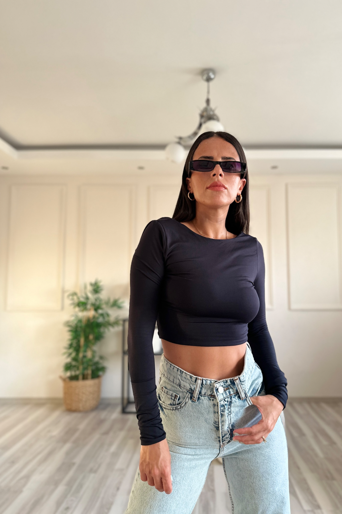 Siyah Sırtı Açık Style Uzun Kollu Crop