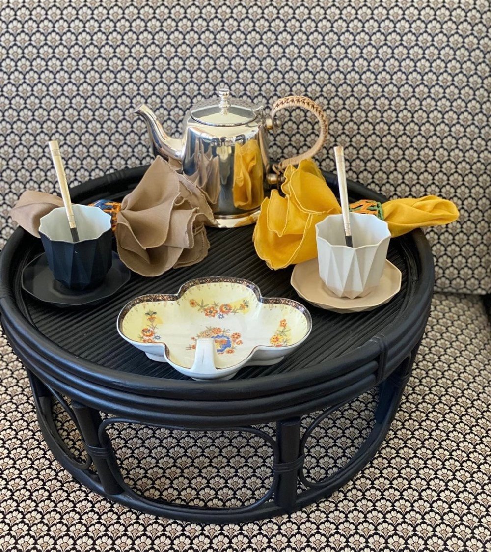 Daisy Table