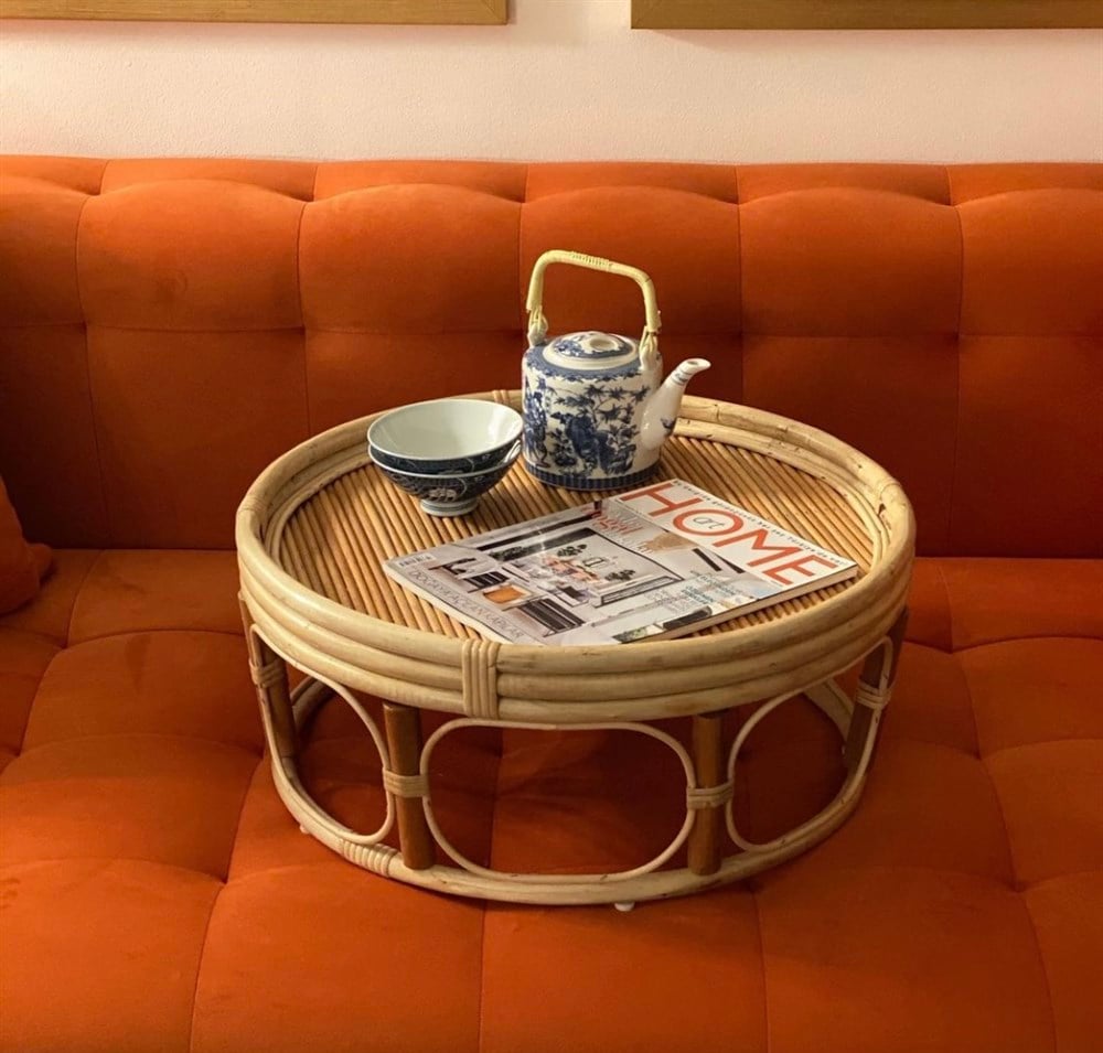Daisy Table