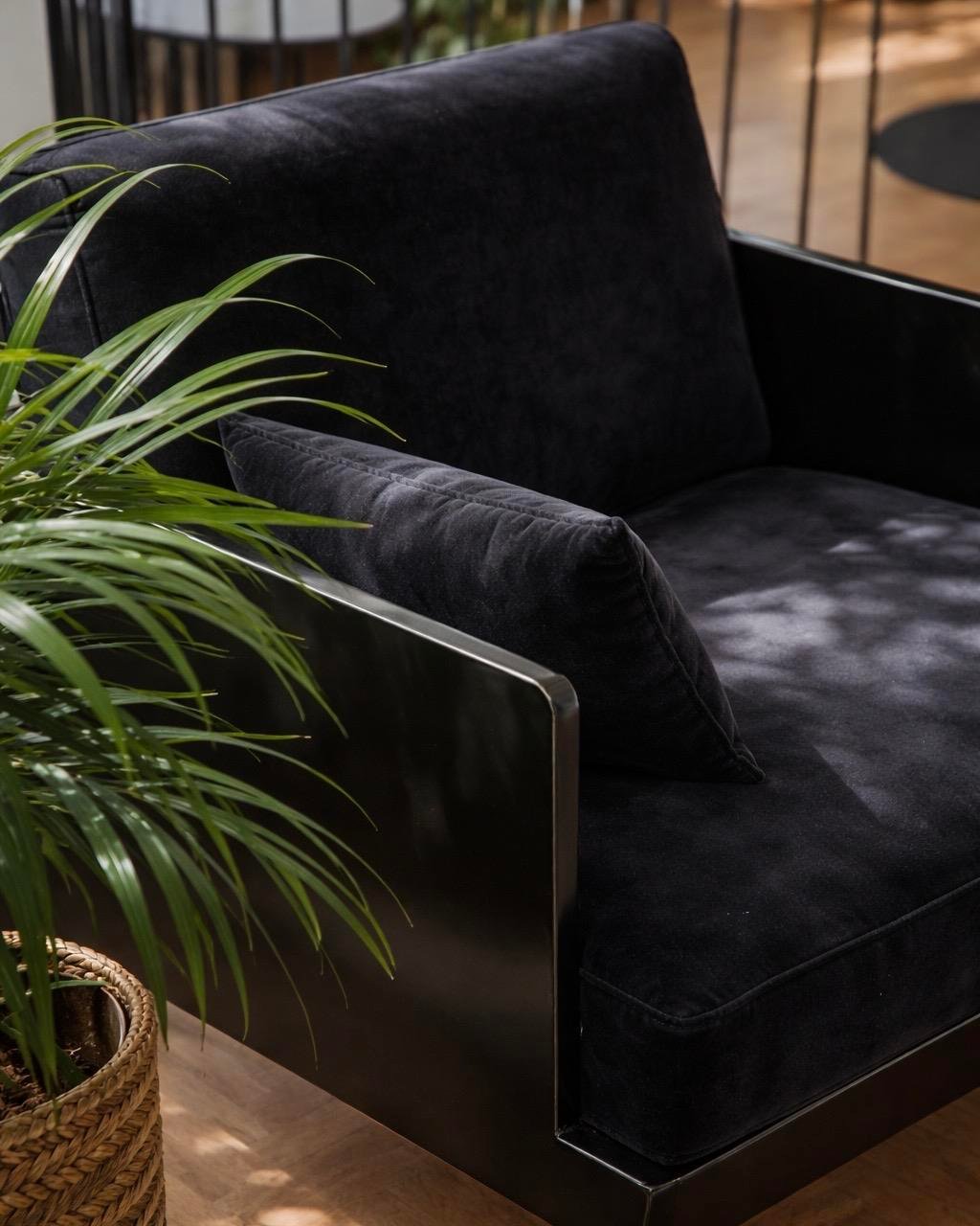 Rafael Siyah Lake Berjer