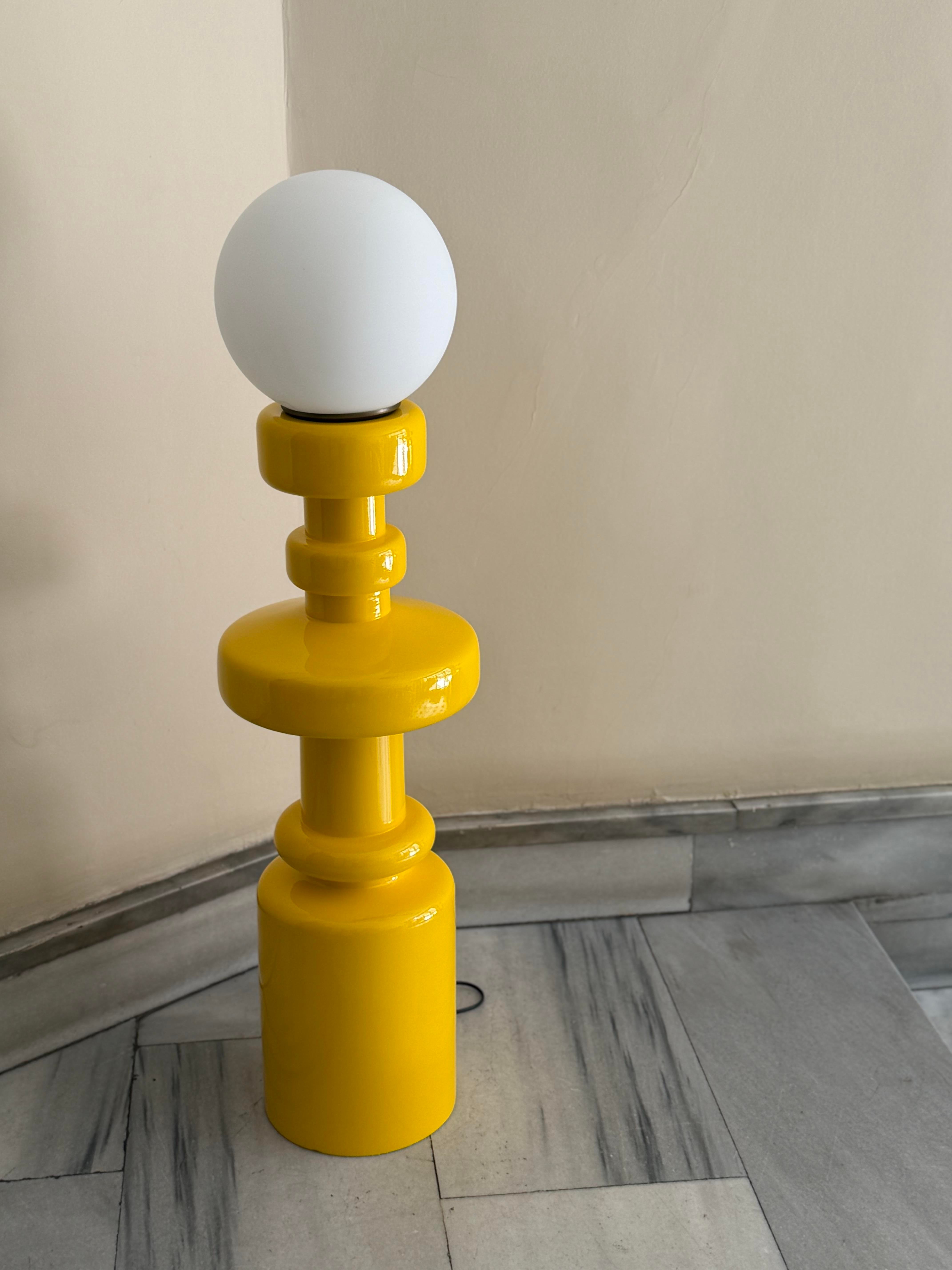 Sarı Lisboa Ahşap Lambader