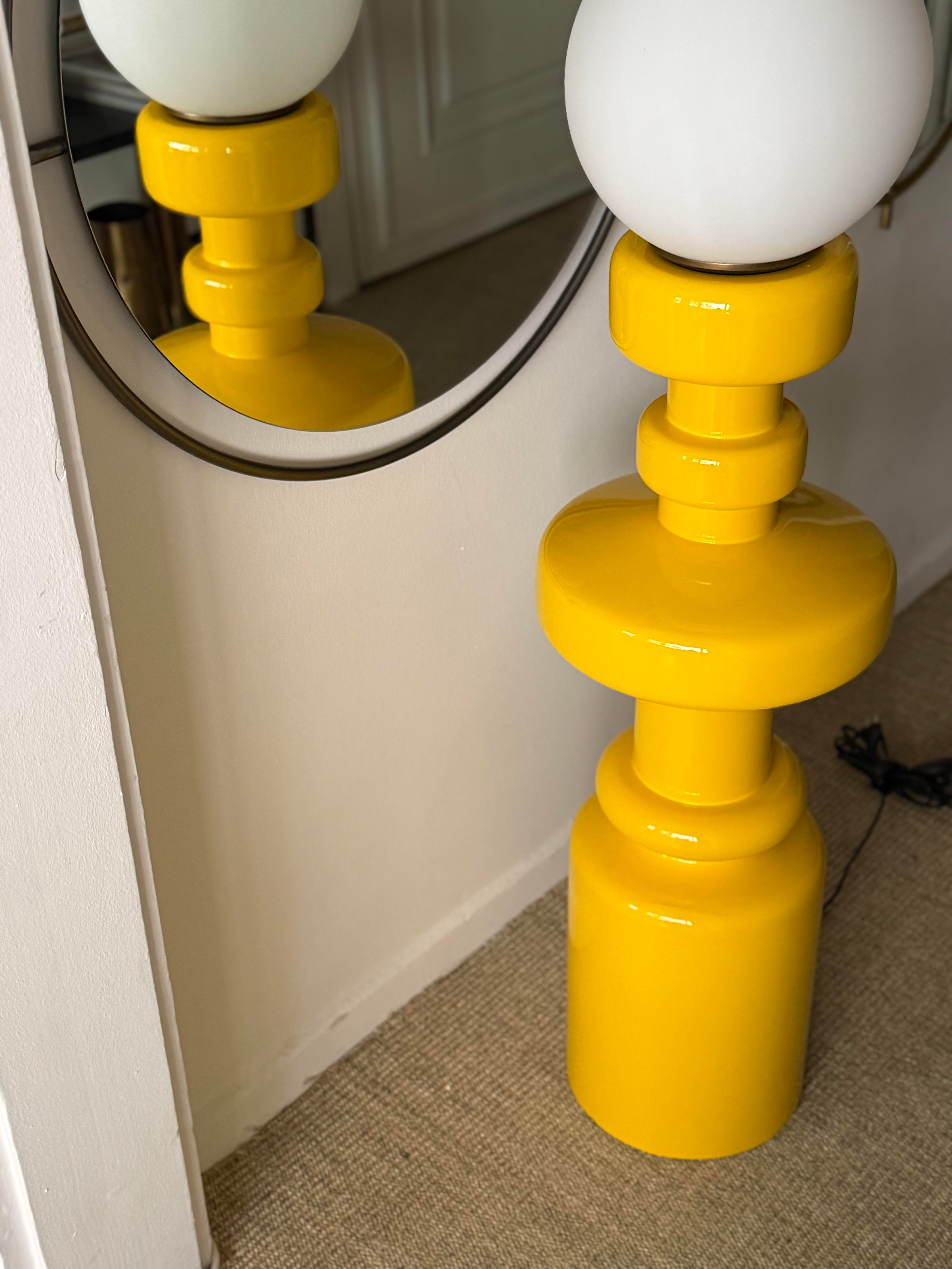 Sarı Lisboa Ahşap Lambader