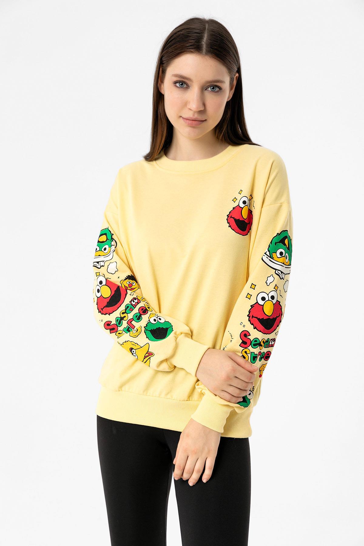 Kadın Baskı Detaylı Bisiklet Yaka Oversize Sweatshirt 235262 -