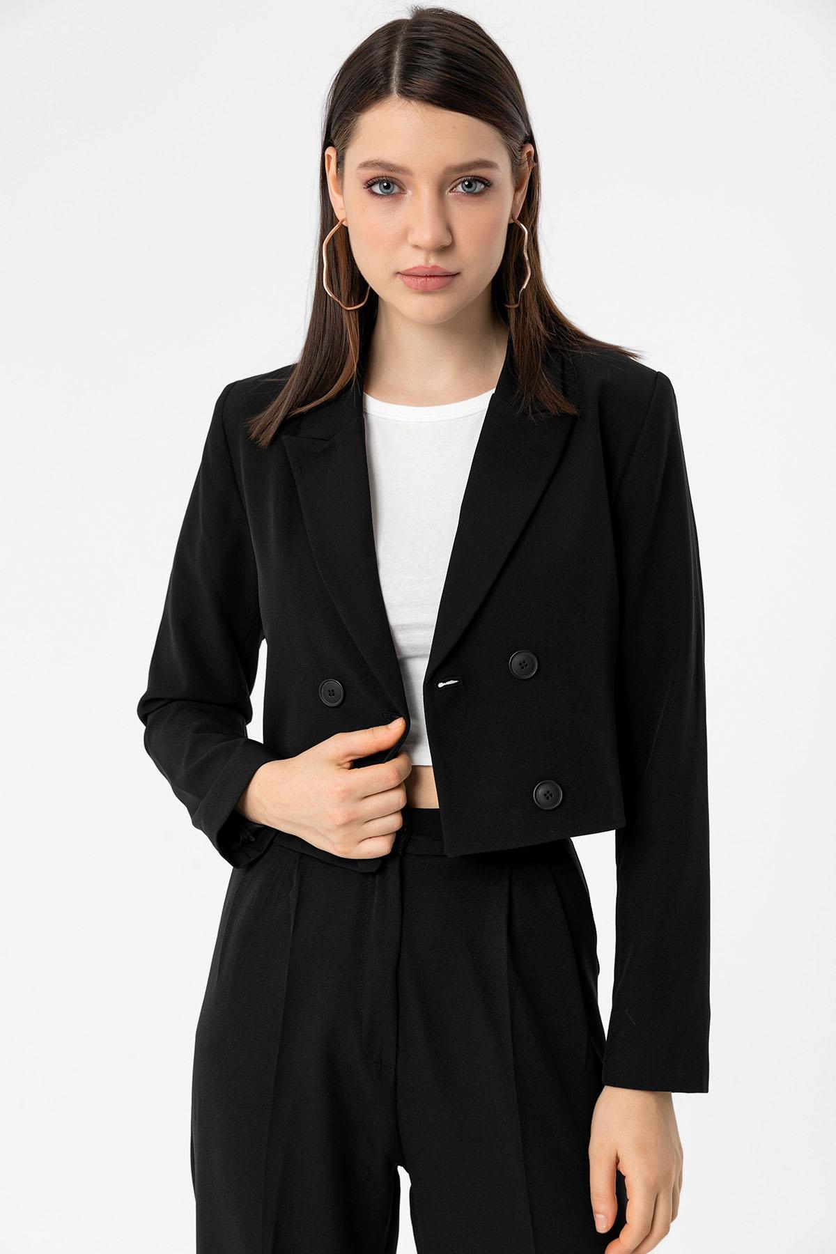 Kadın Düğme Kapamalı Crop Blazer Ceket